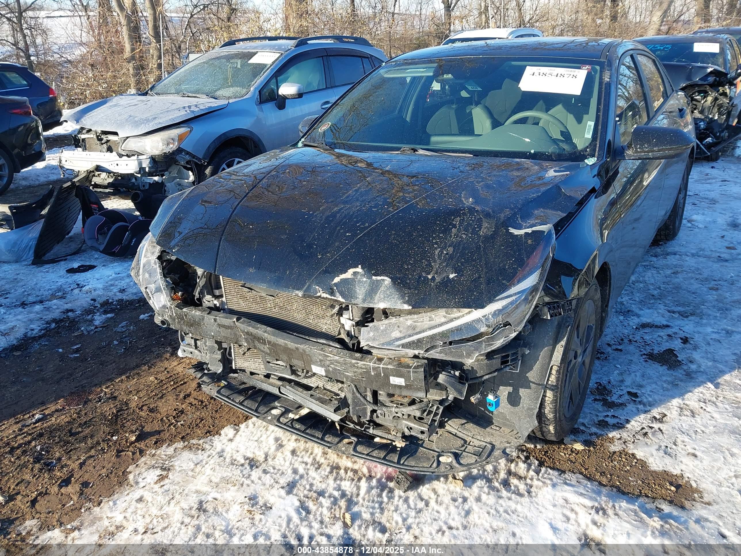 HYUNDAI ELANTRA image 6