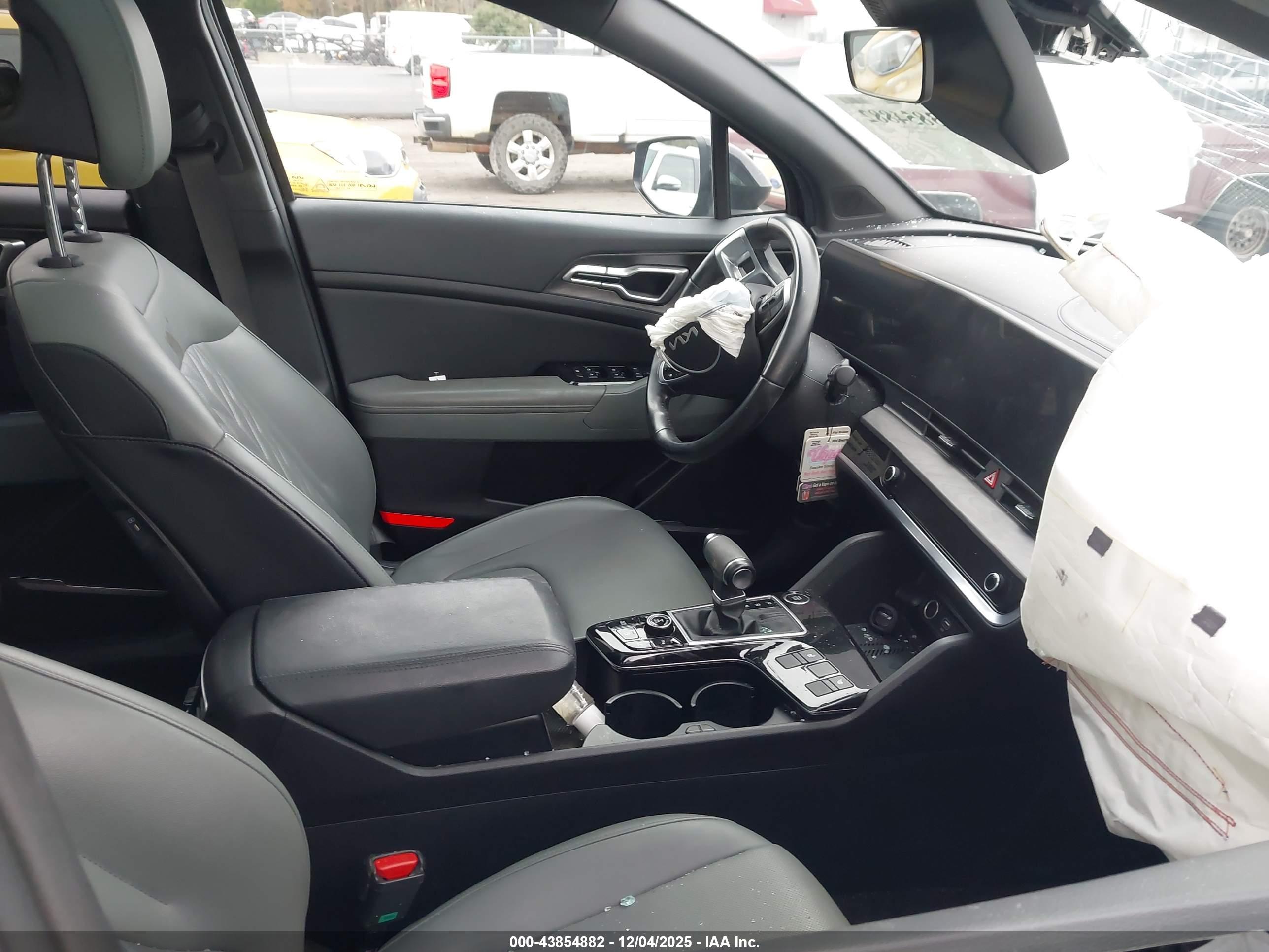 KIA SPORTAGE image 5