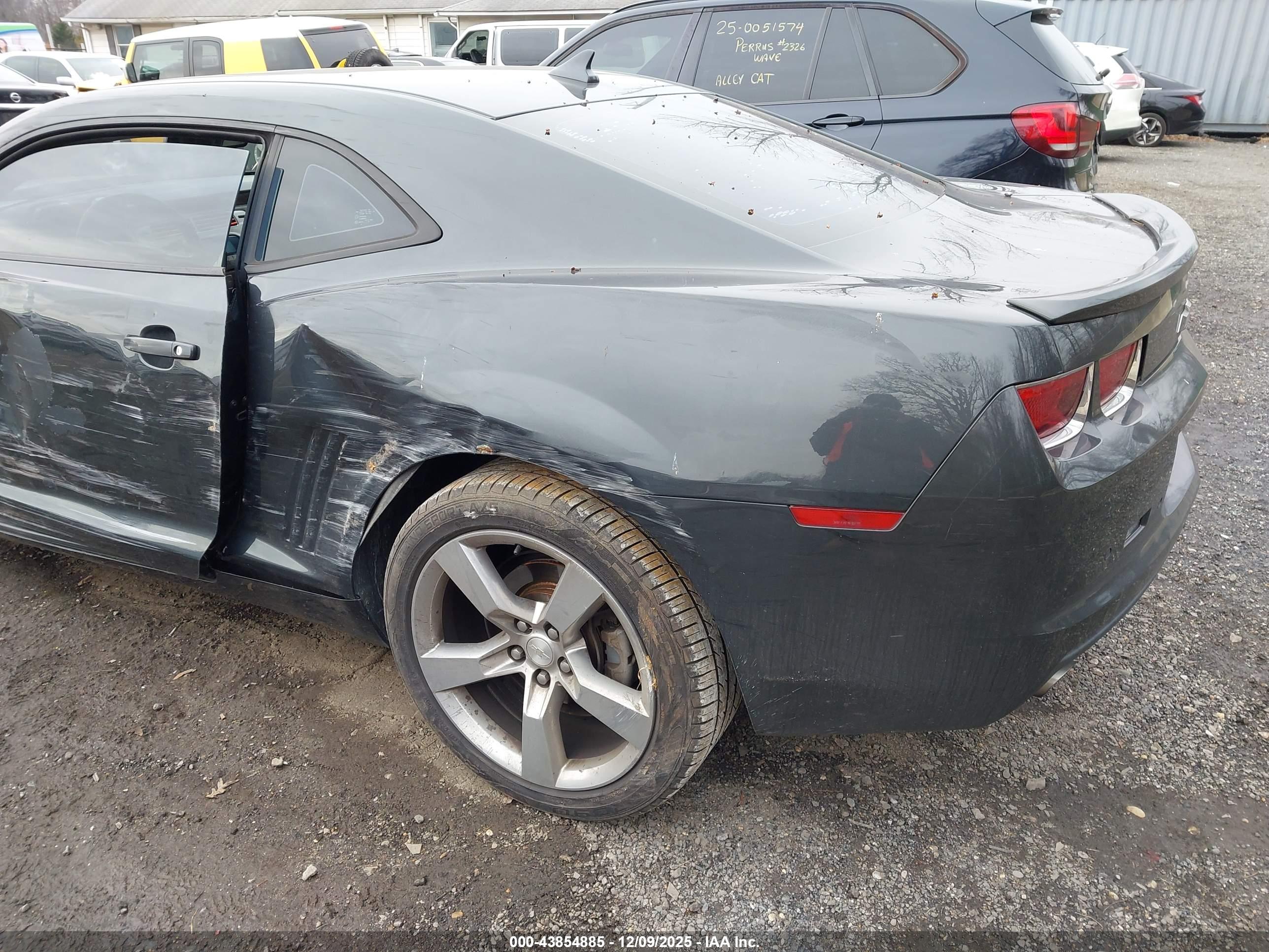CHEVROLET CAMARO image 3