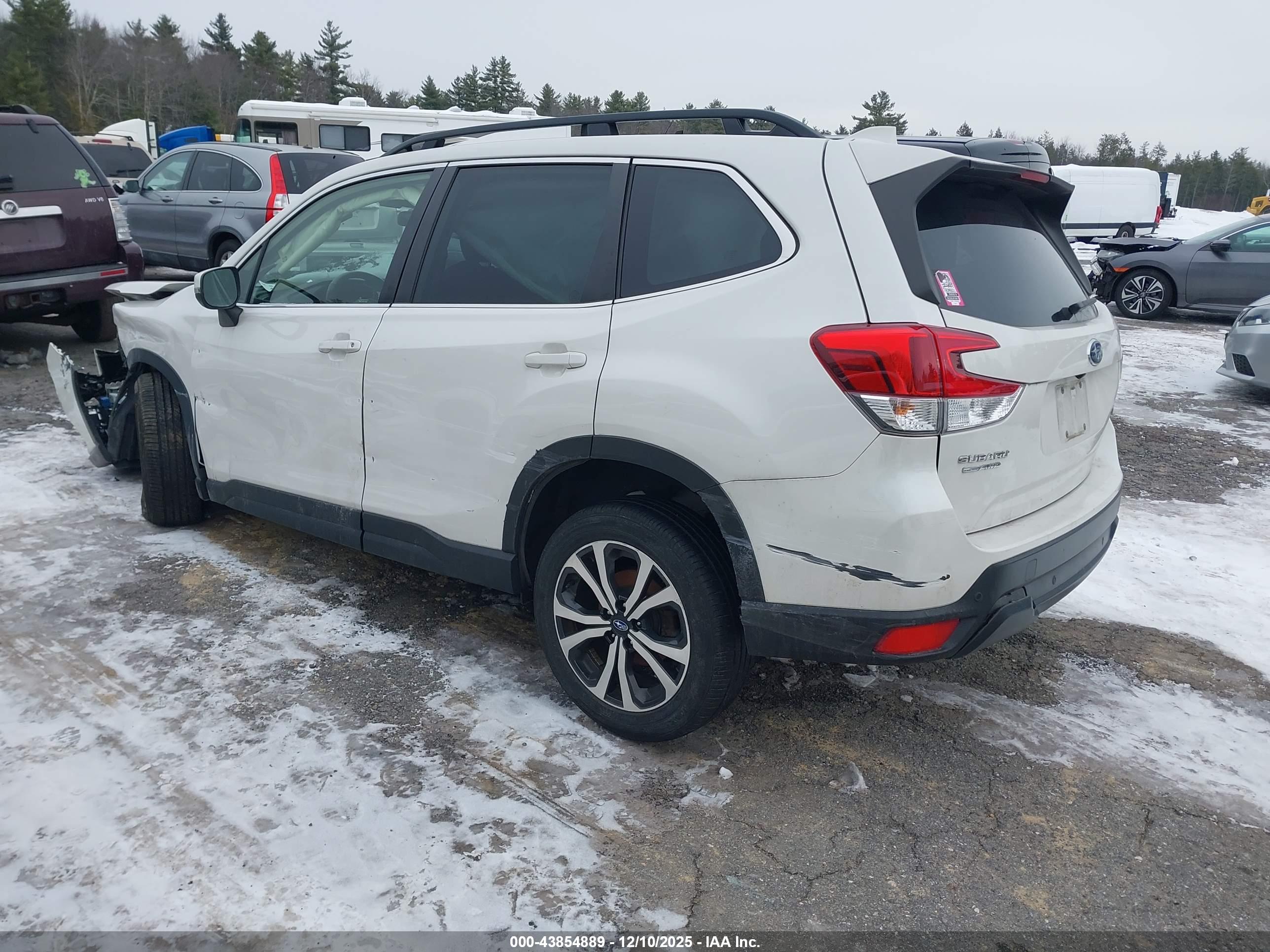 SUBARU FORESTER image 3