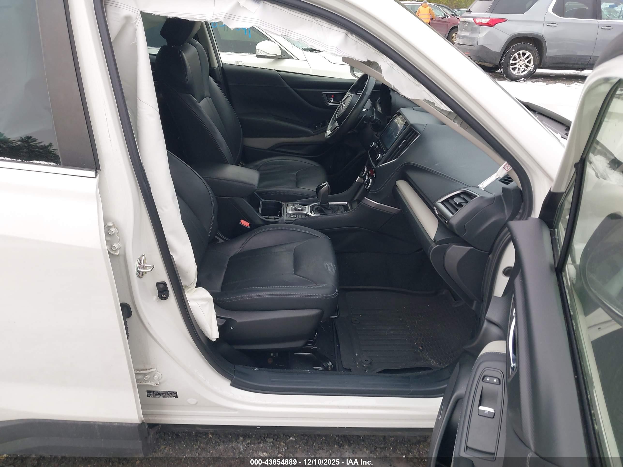 SUBARU FORESTER image 5