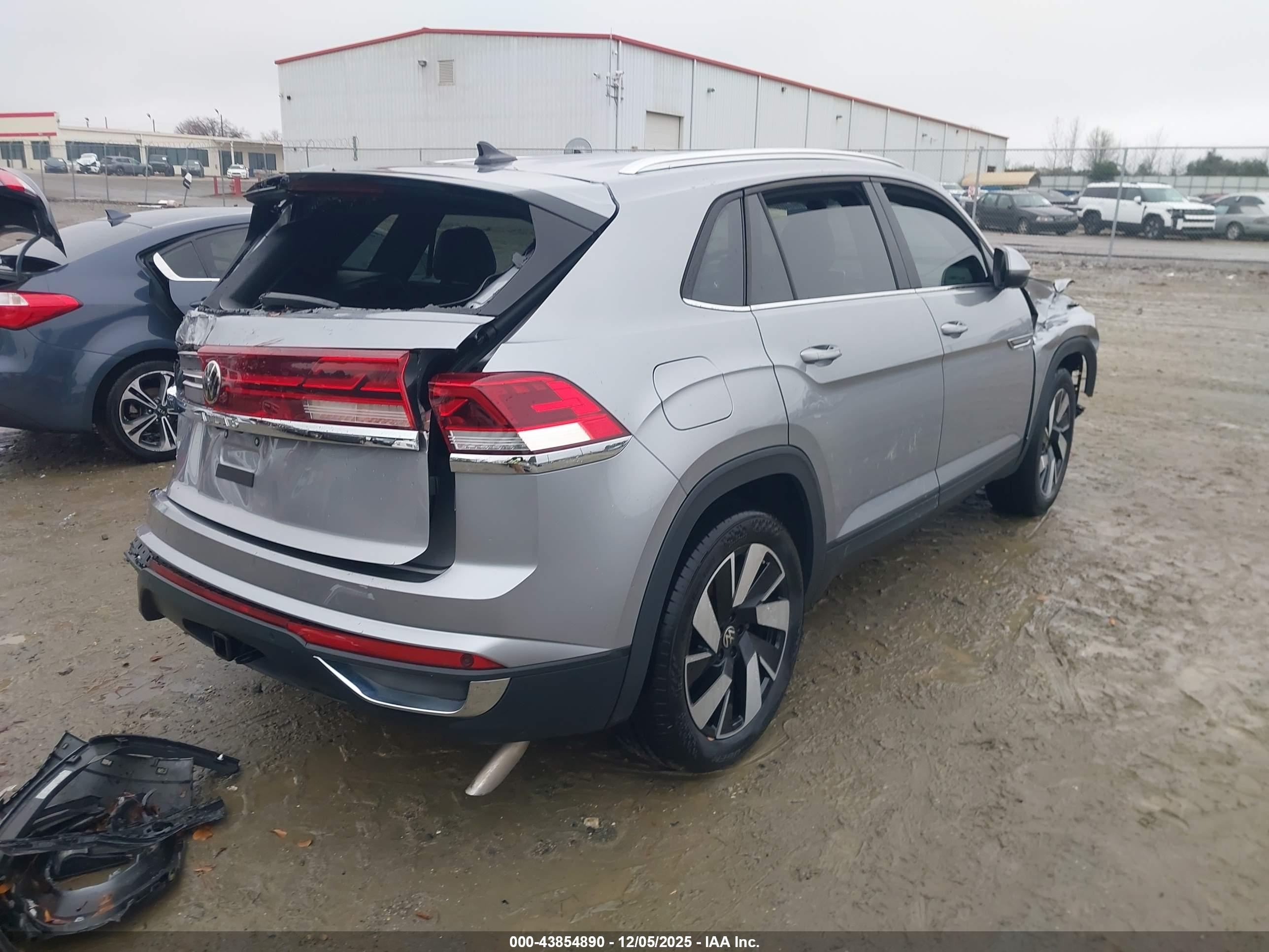 VOLKSWAGEN ATLAS image 4