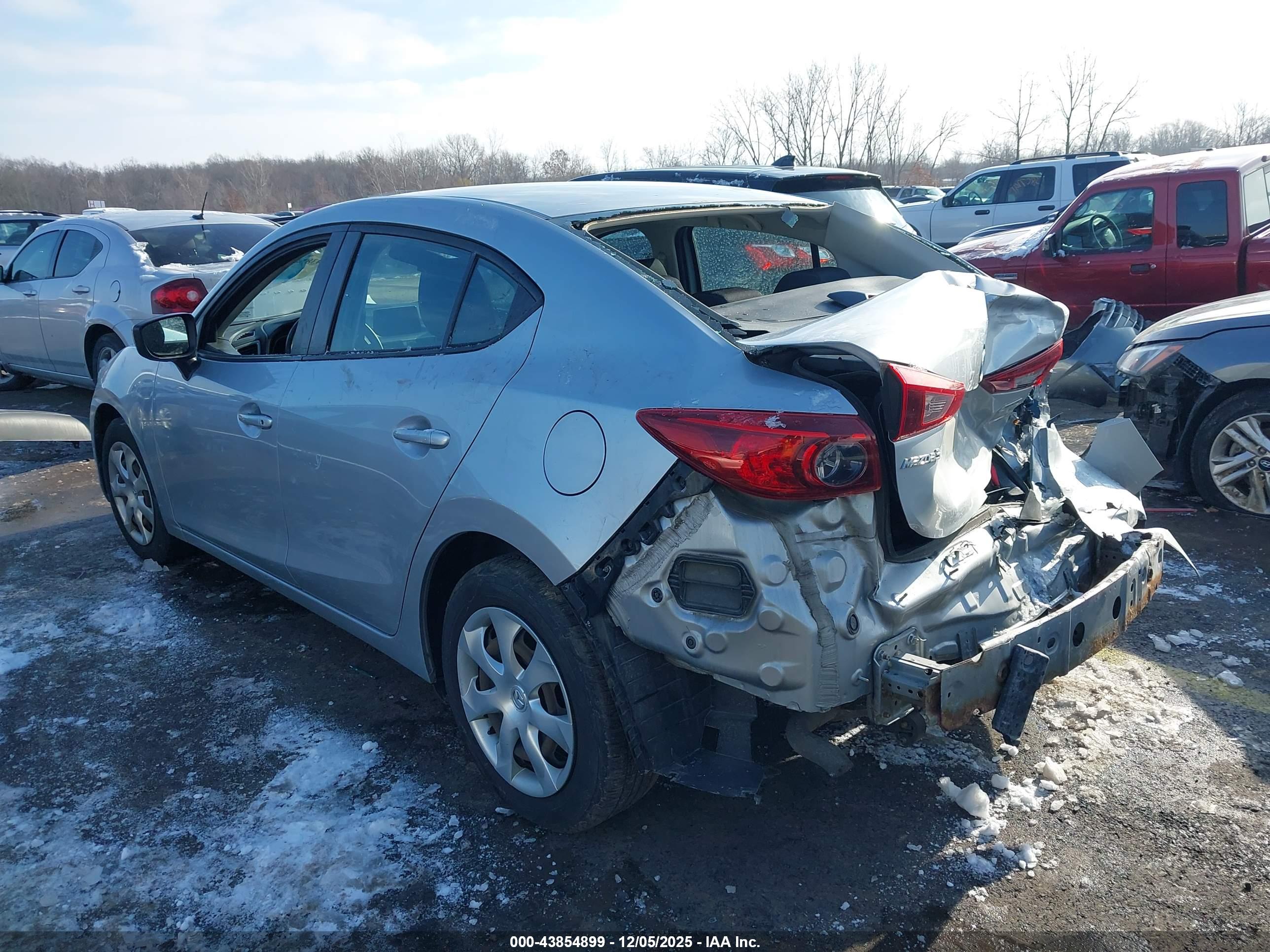 MAZDA MAZDA3 image 3