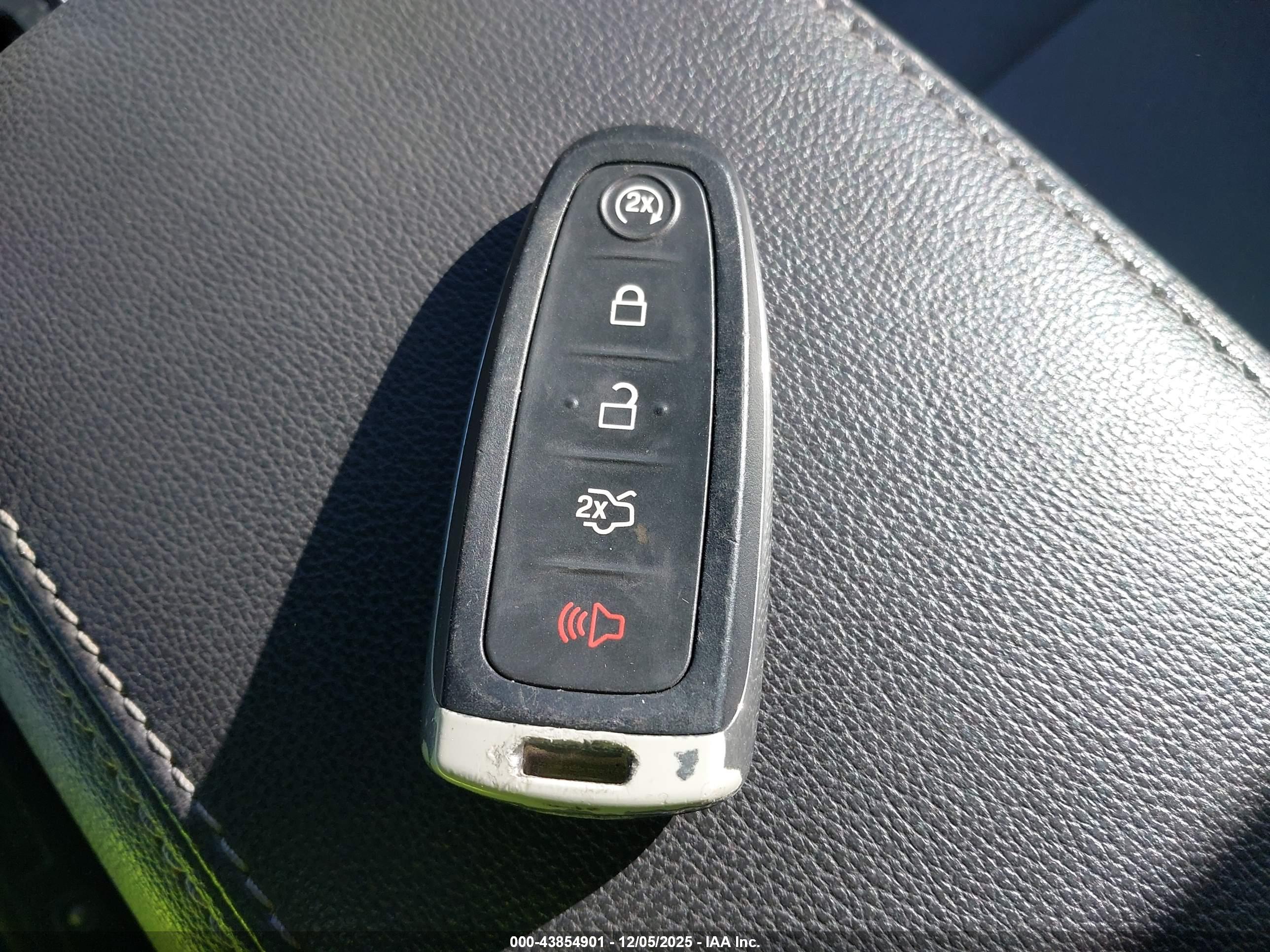 FORD ESCAPE image 11