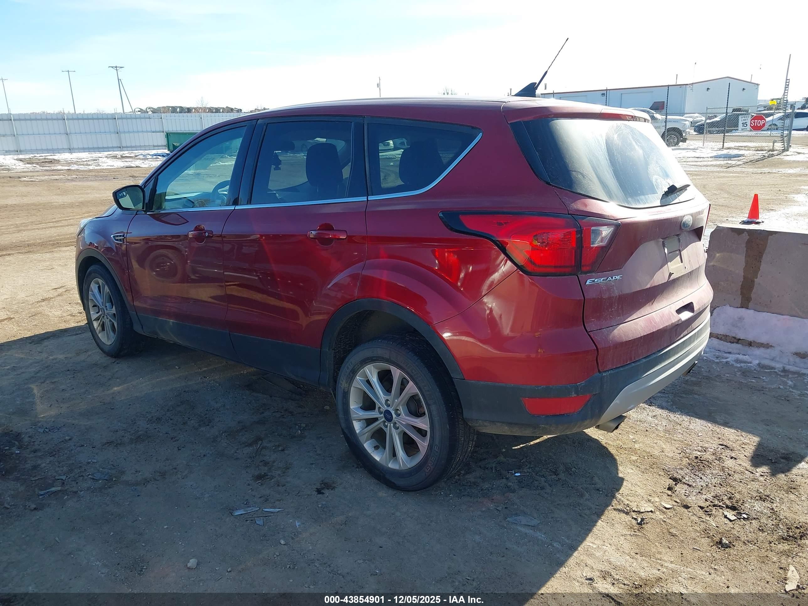 FORD ESCAPE image 3