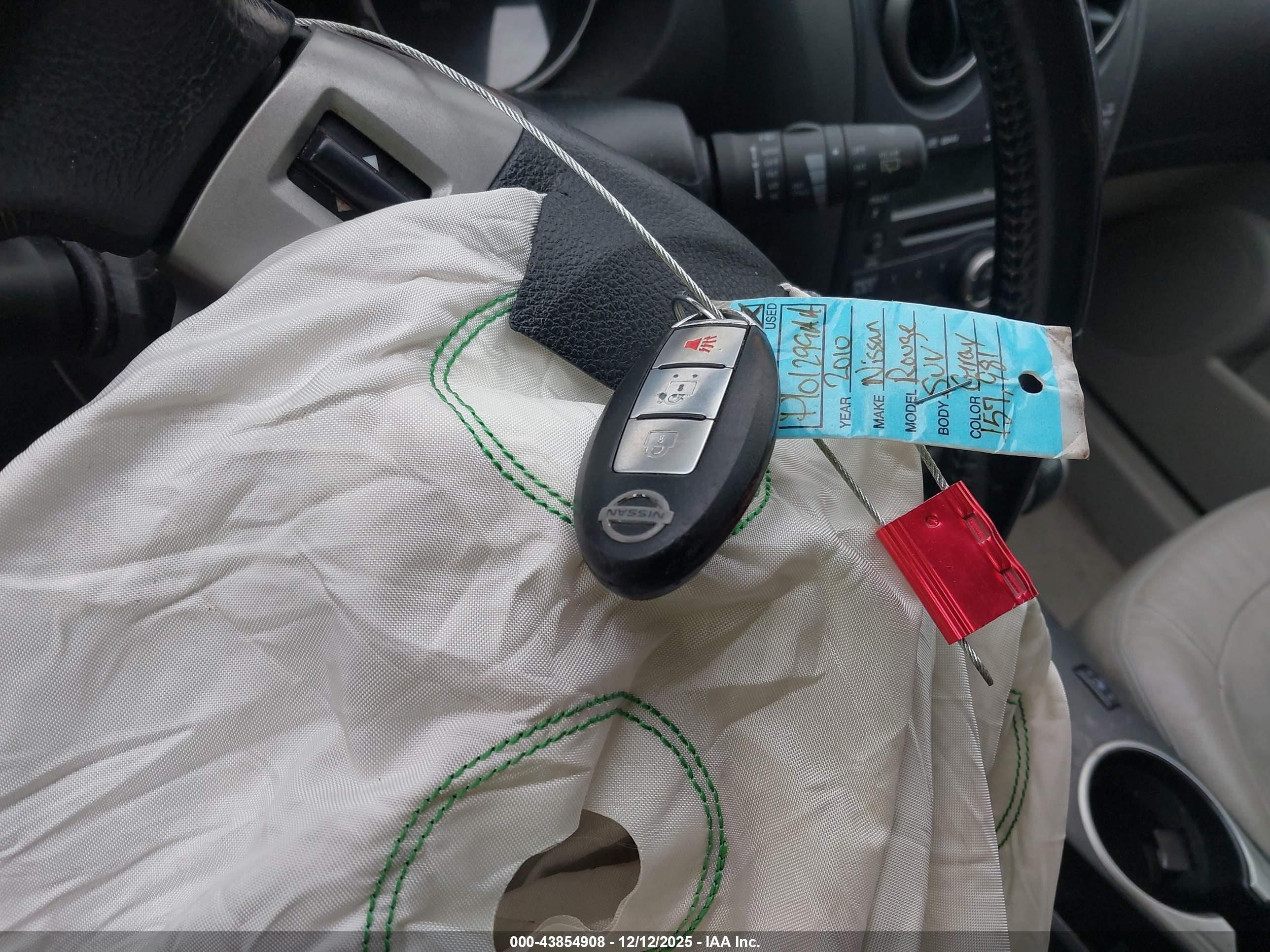NISSAN ROGUE image 11