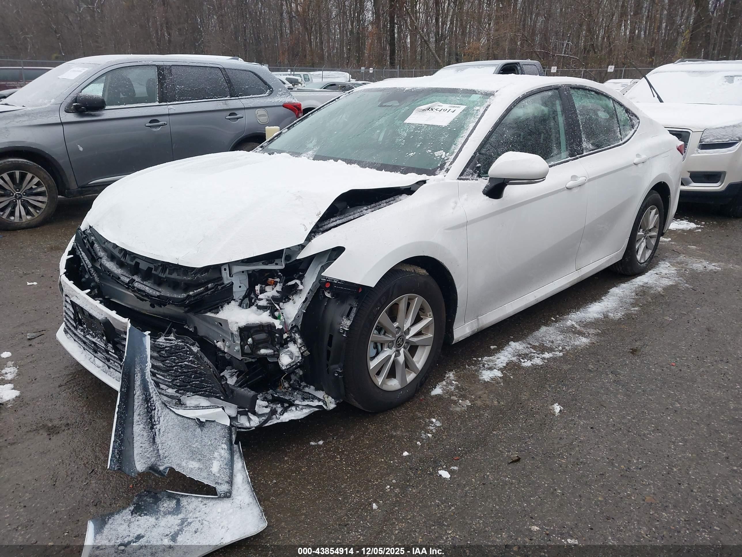 TOYOTA CAMRY image 2