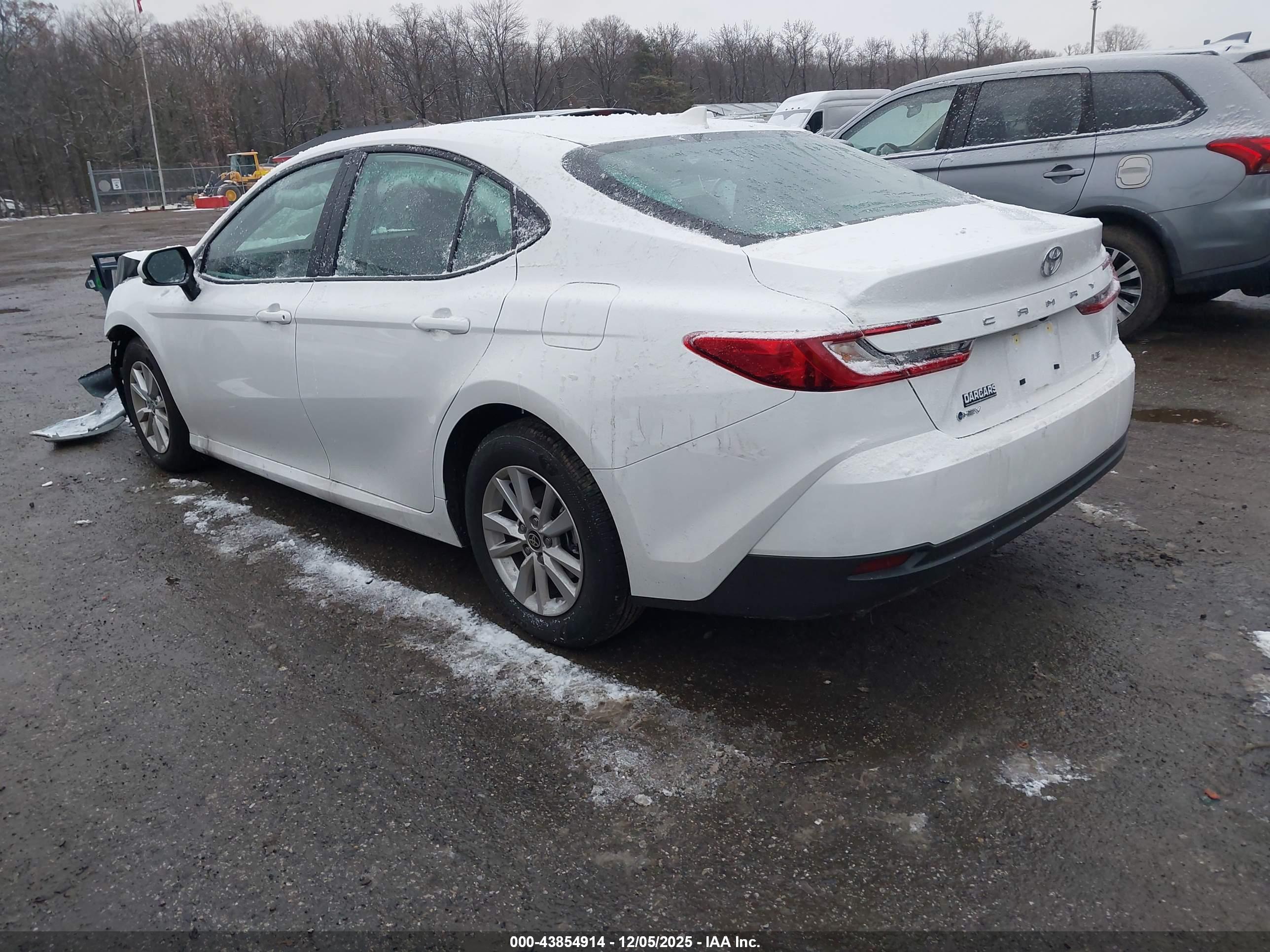 TOYOTA CAMRY image 3