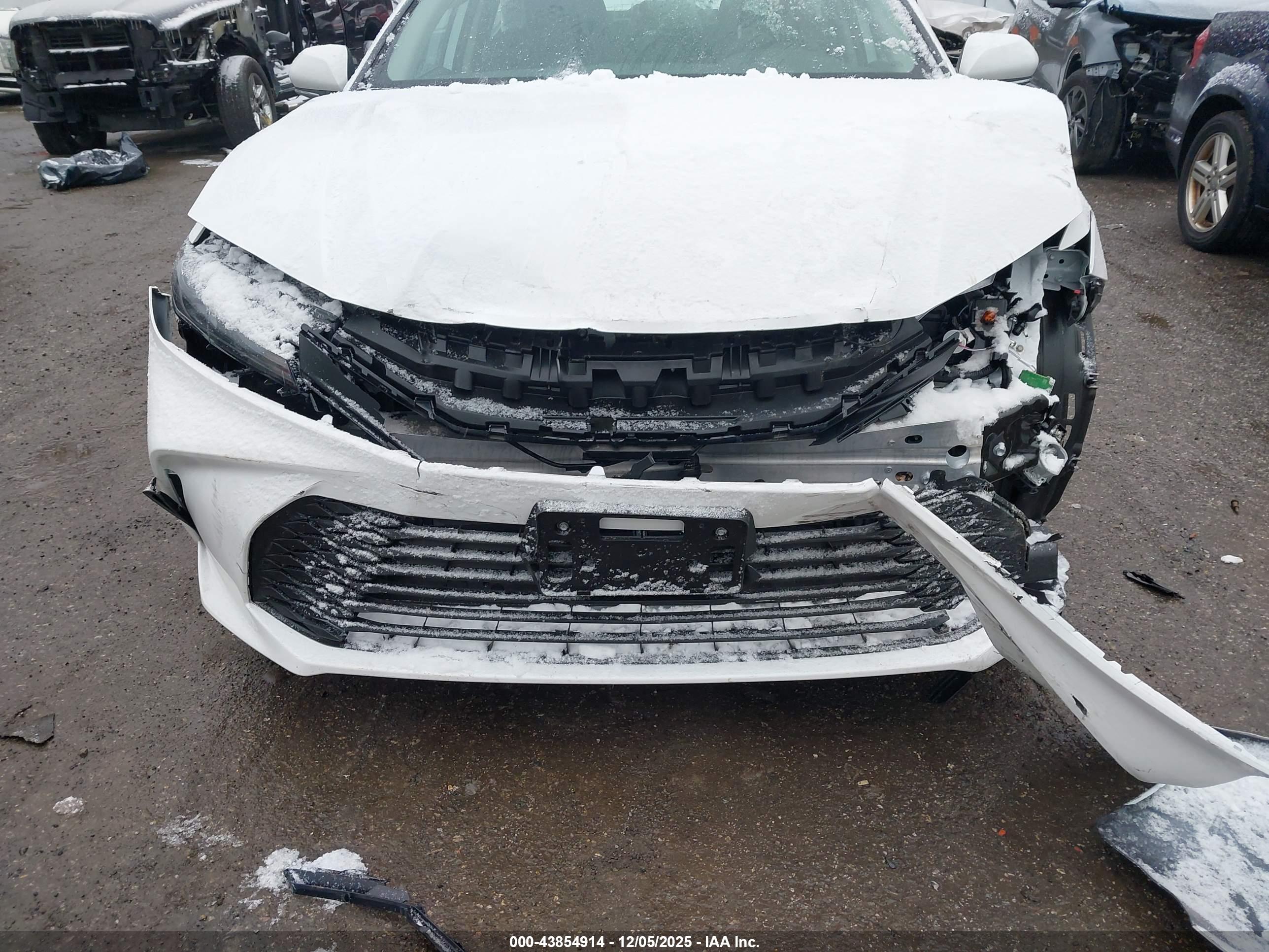 TOYOTA CAMRY image 6