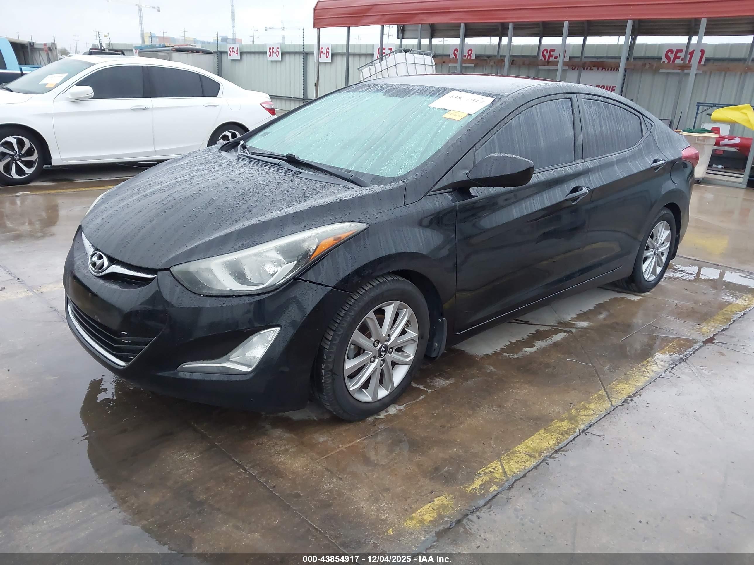 HYUNDAI ELANTRA image 2