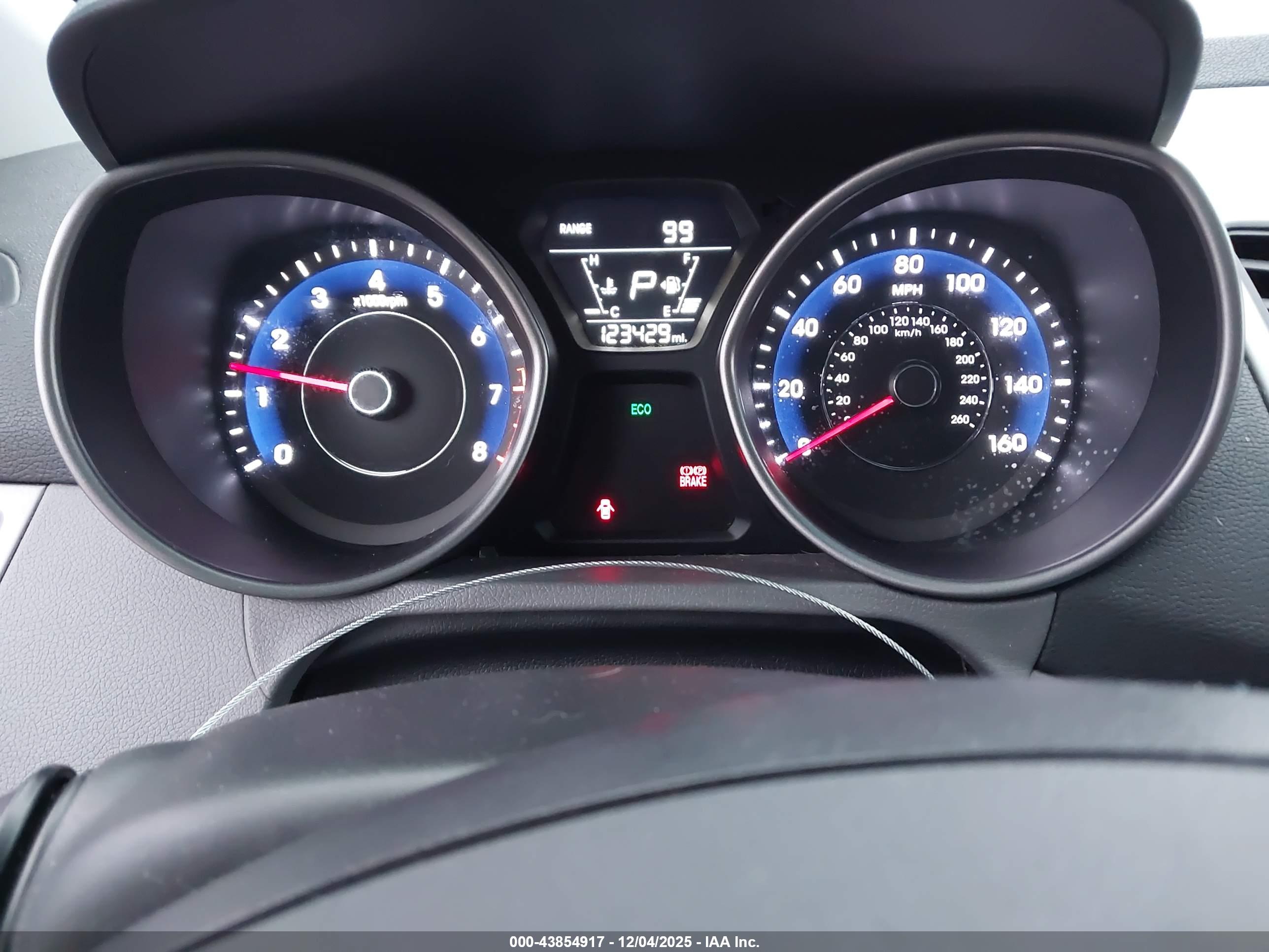 HYUNDAI ELANTRA image 7