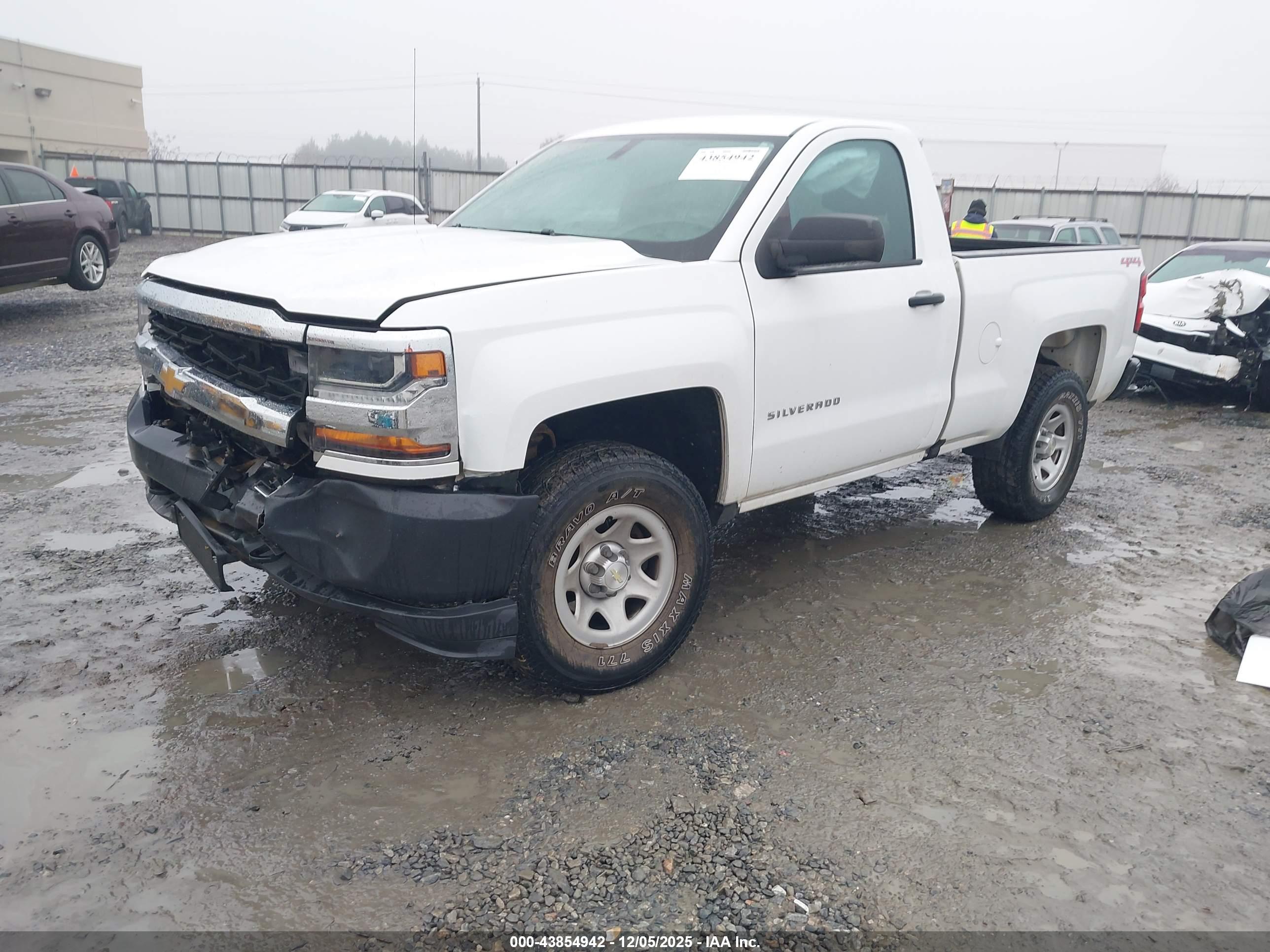 CHEVROLET SILVERADO image 2