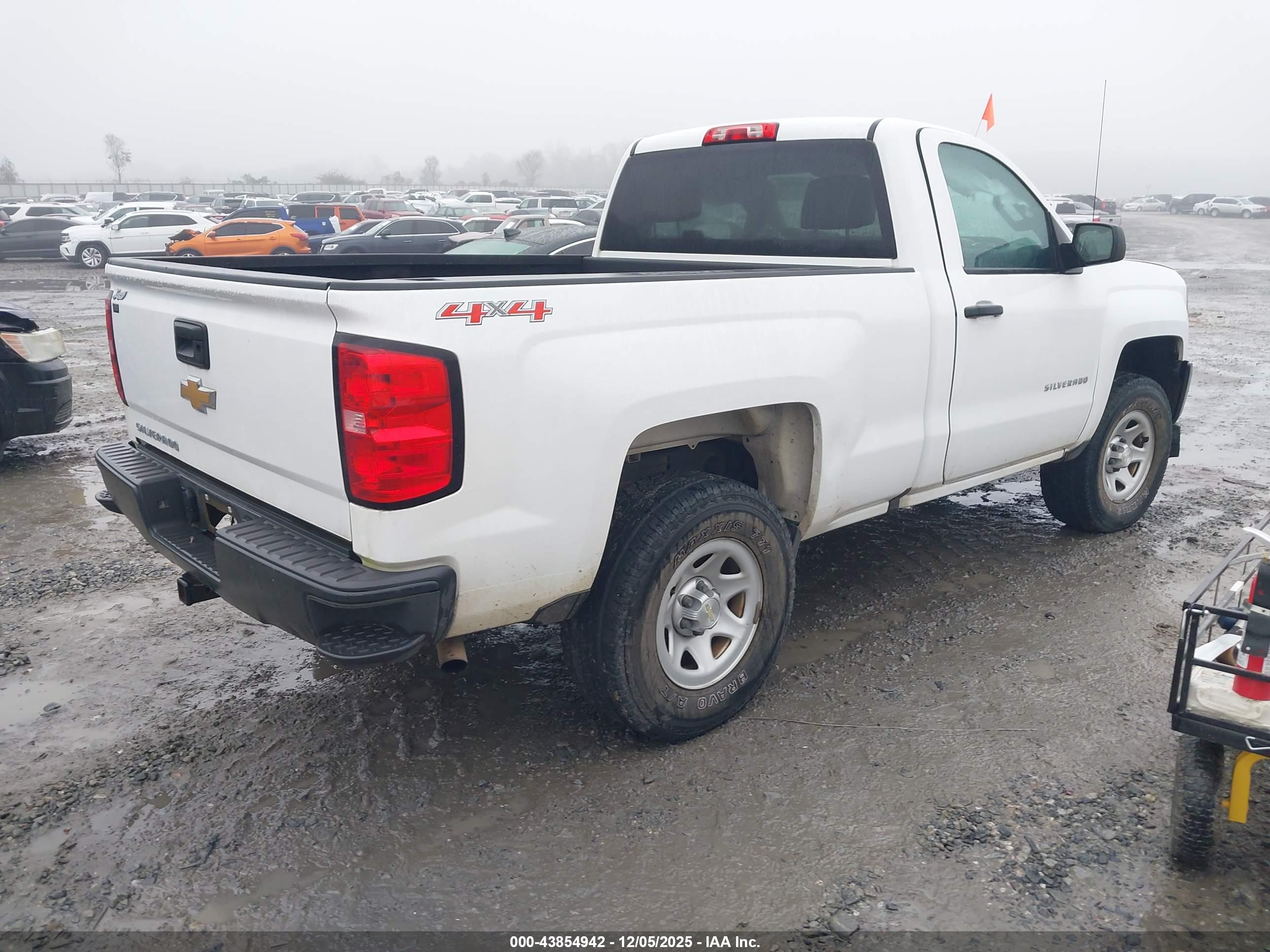 CHEVROLET SILVERADO image 4