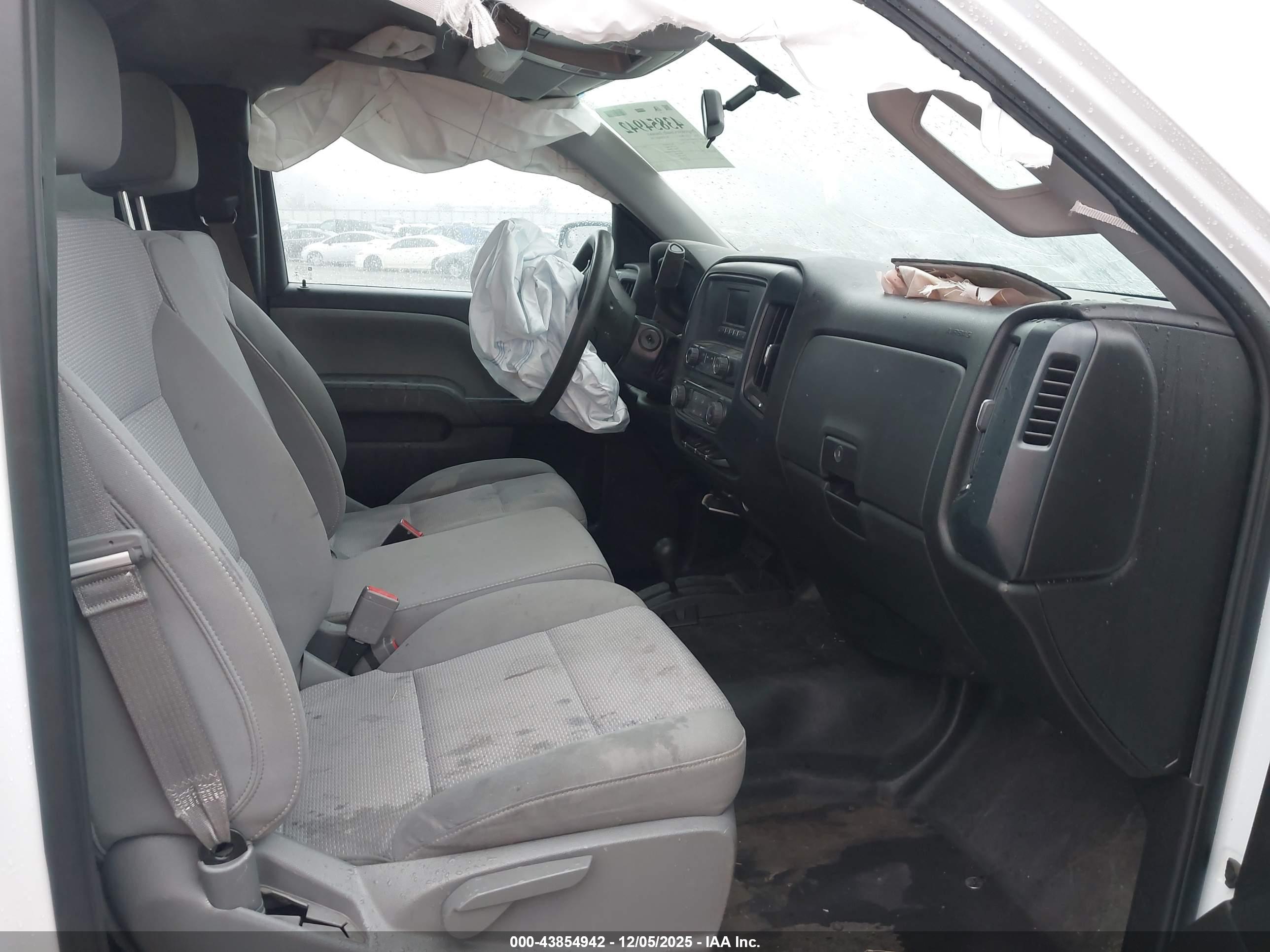 CHEVROLET SILVERADO image 5