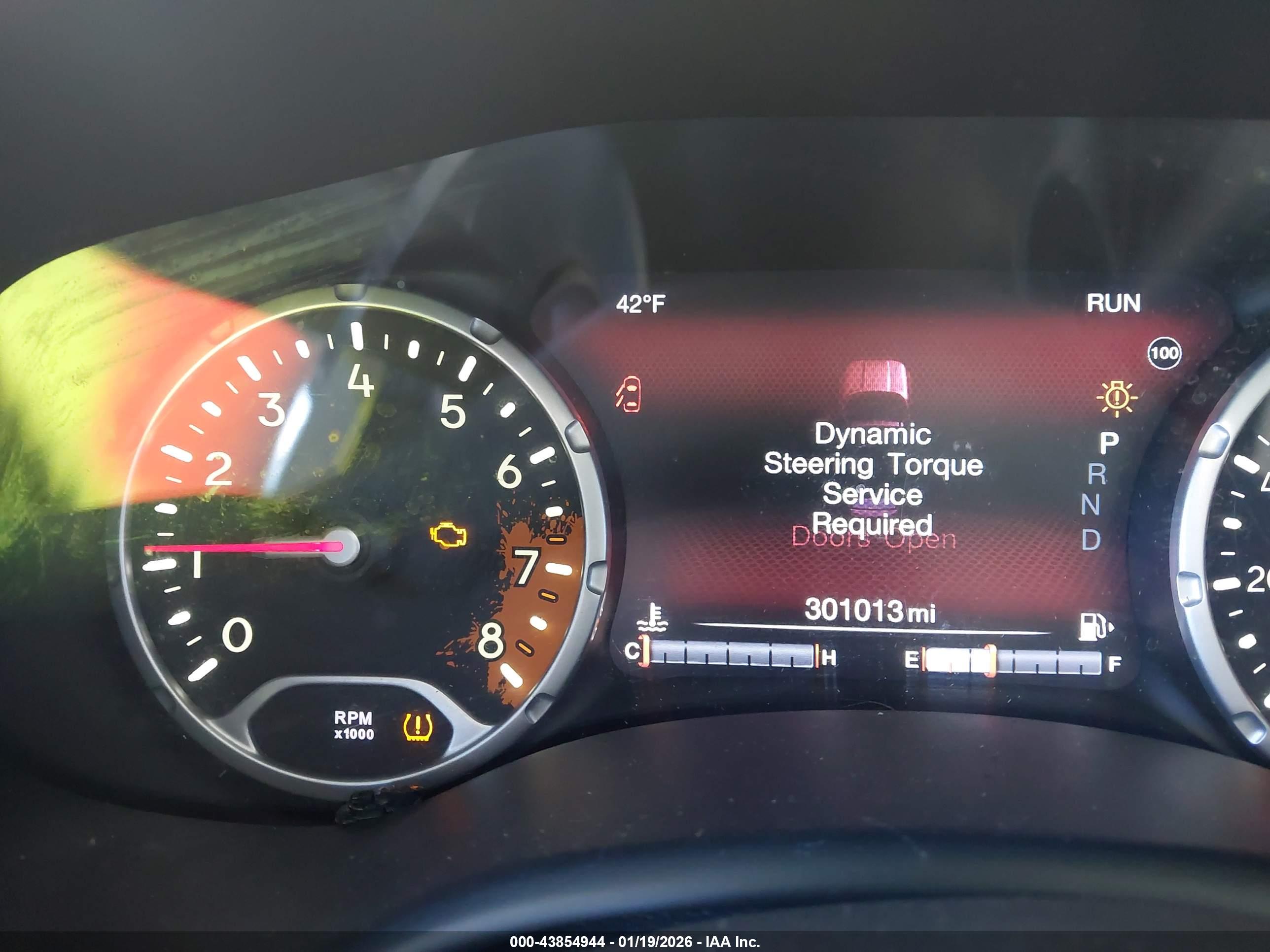 JEEP RENEGADE image 7