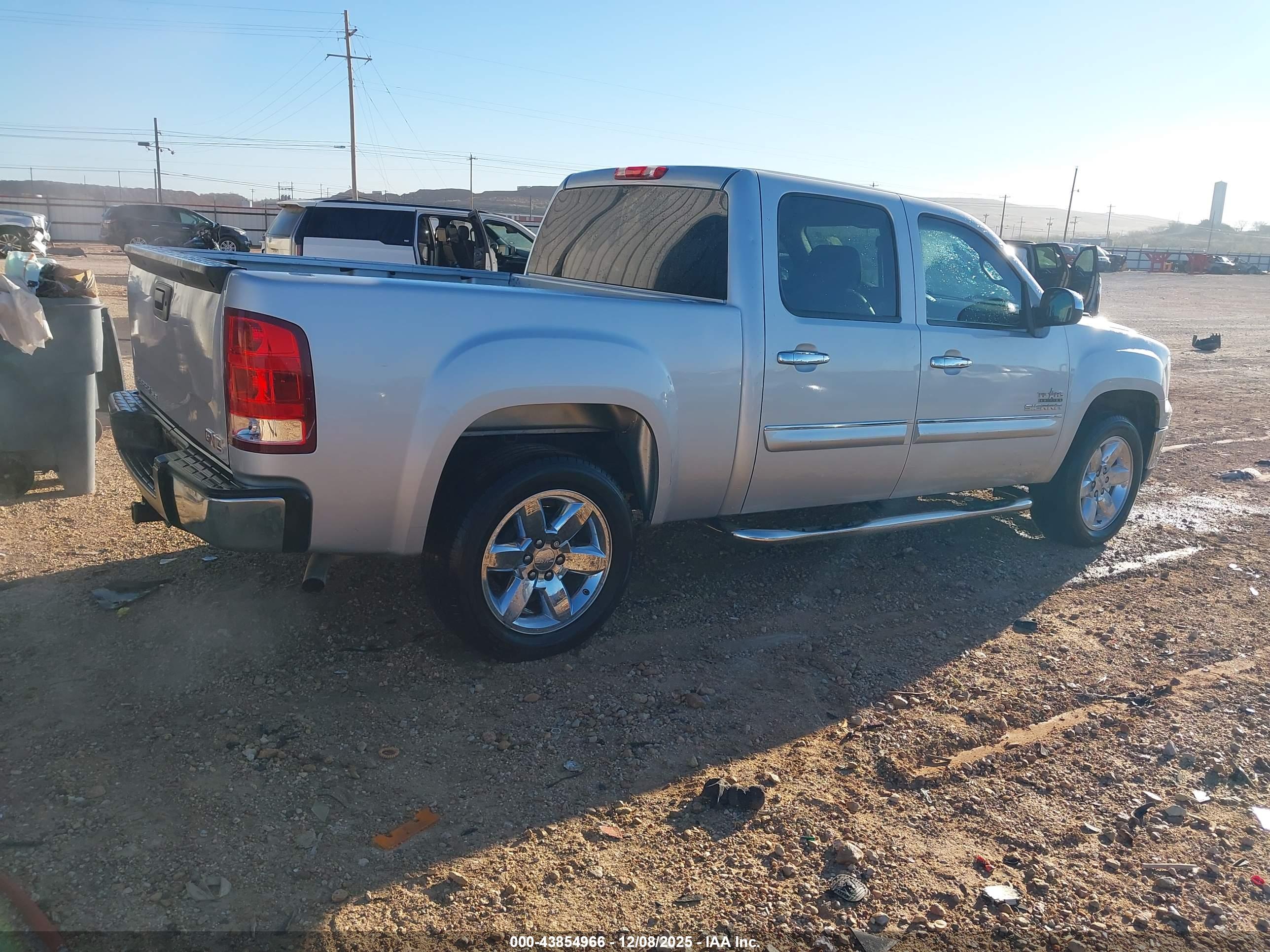 GMC SIERRA image 4