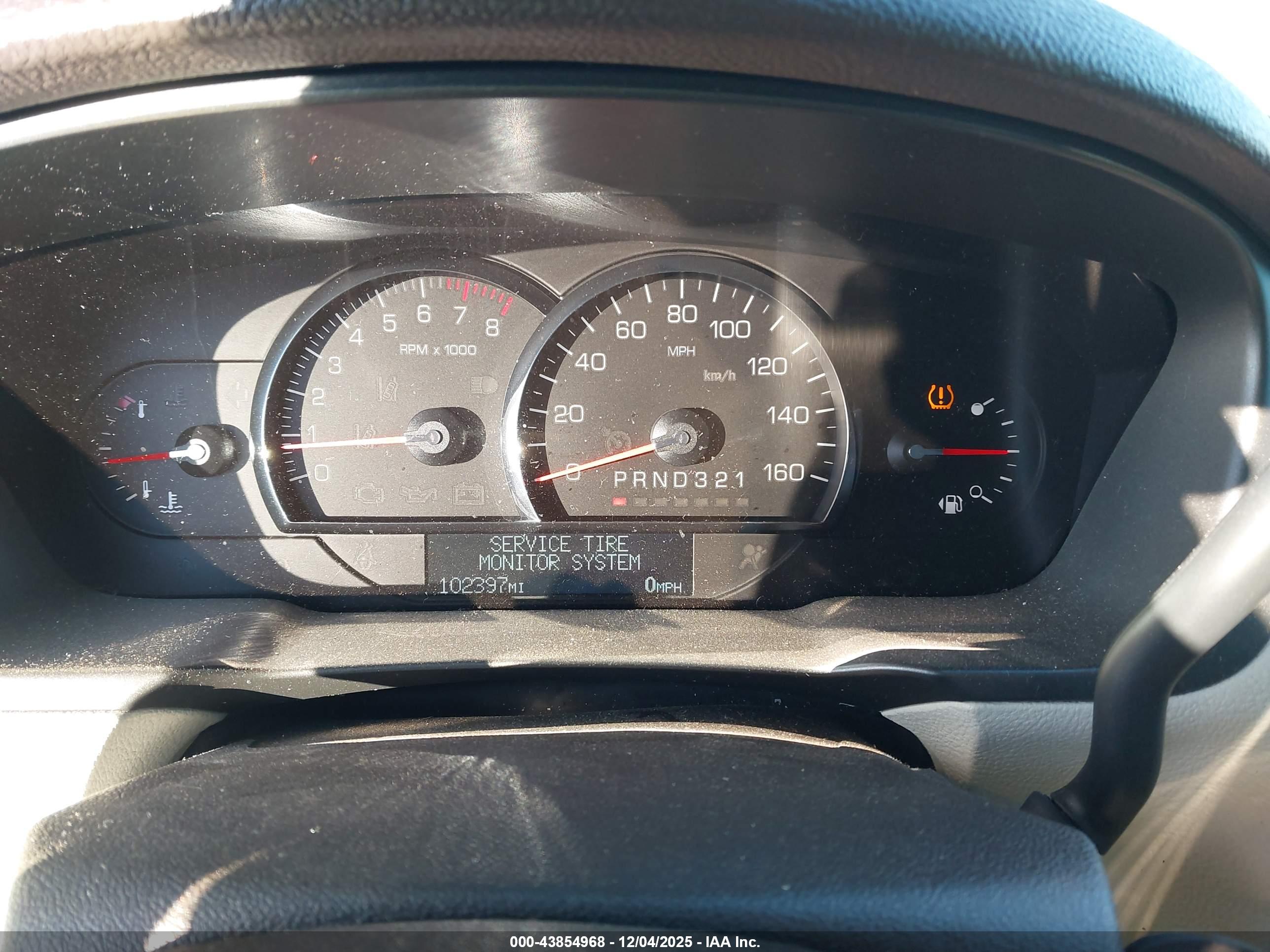 CADILLAC DTS image 7