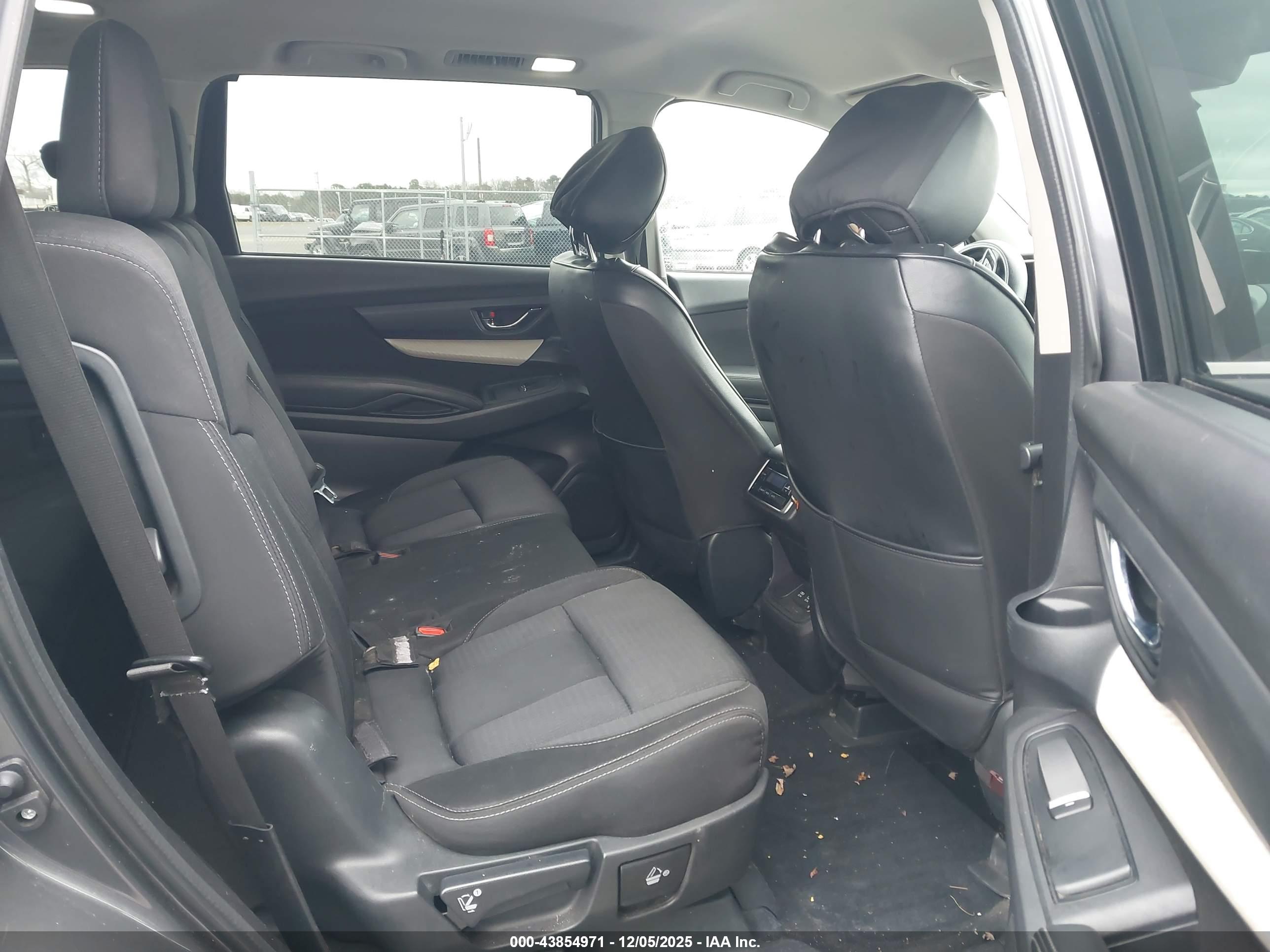 SUBARU ASCENT image 8