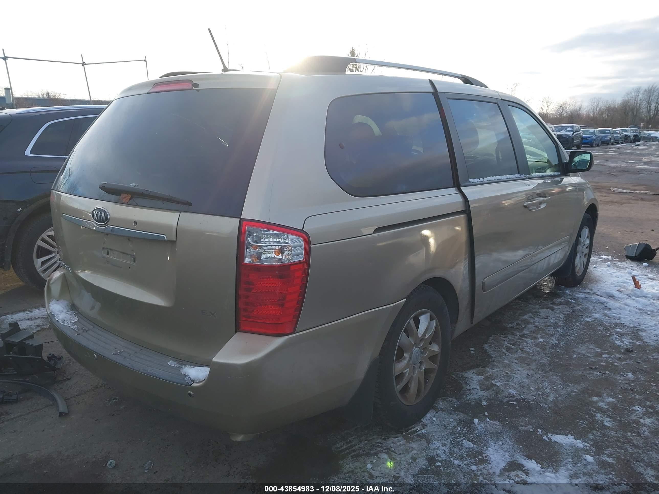 KIA SEDONA image 4