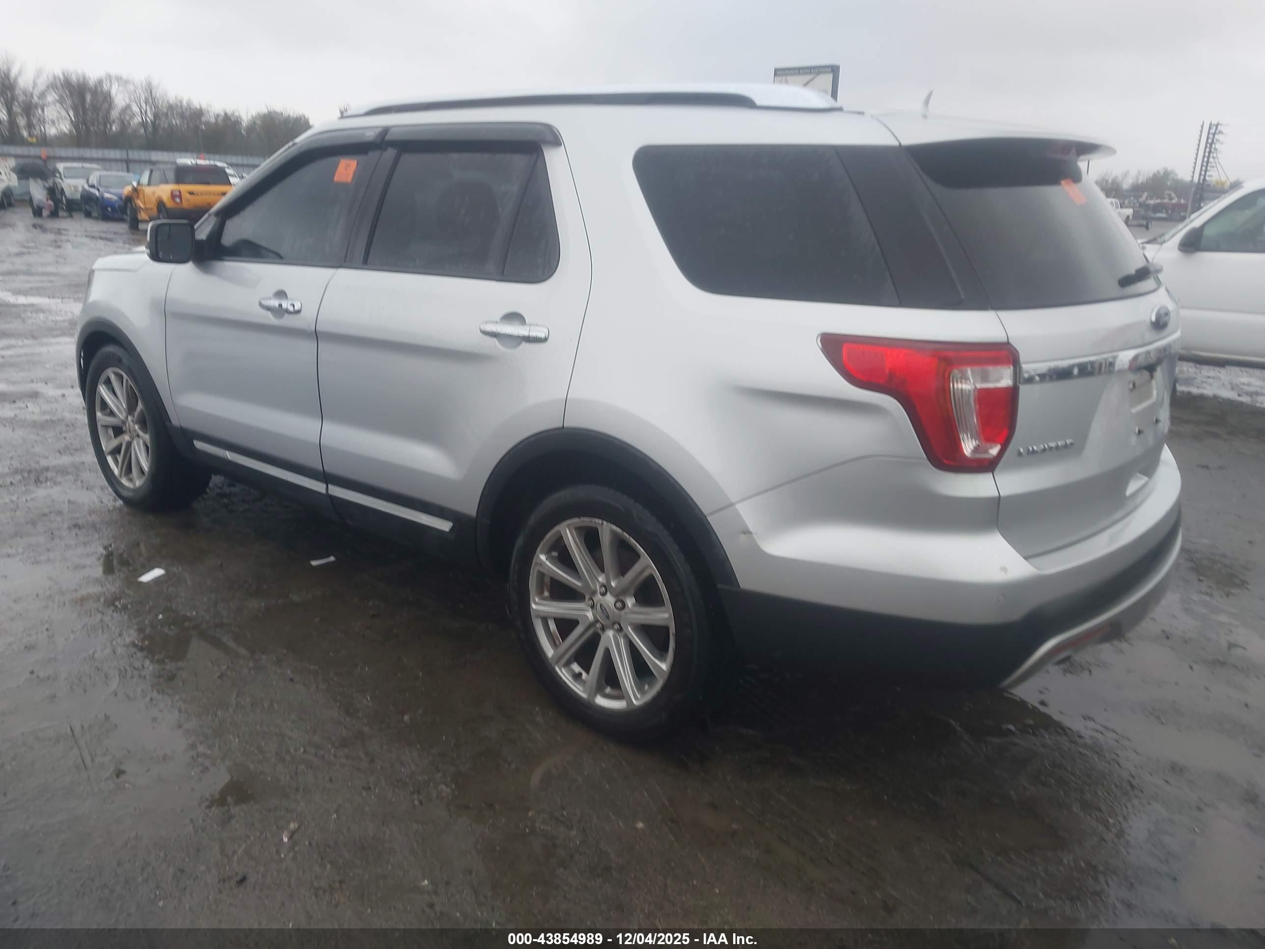 FORD EXPLORER image 3