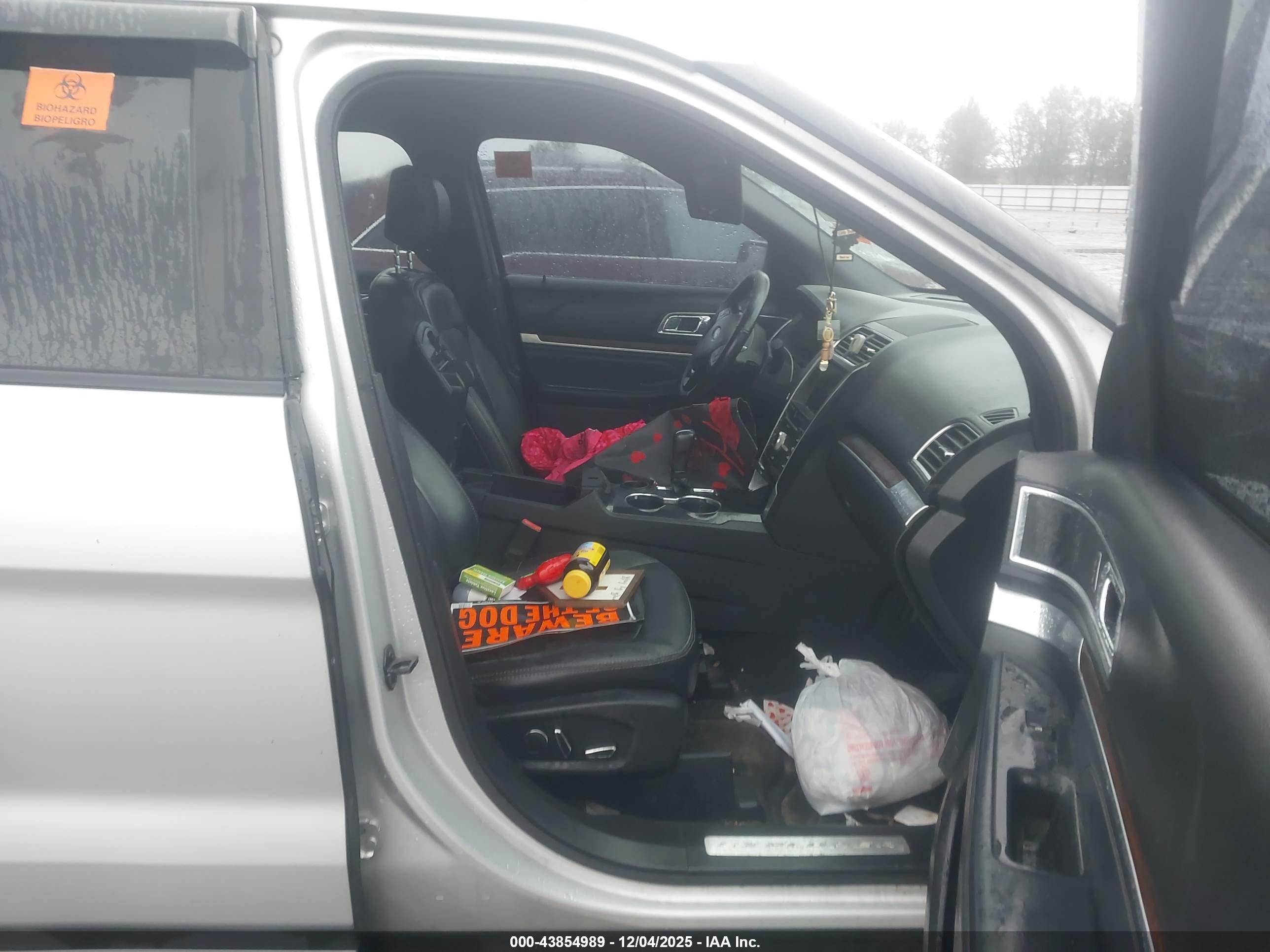 FORD EXPLORER image 5