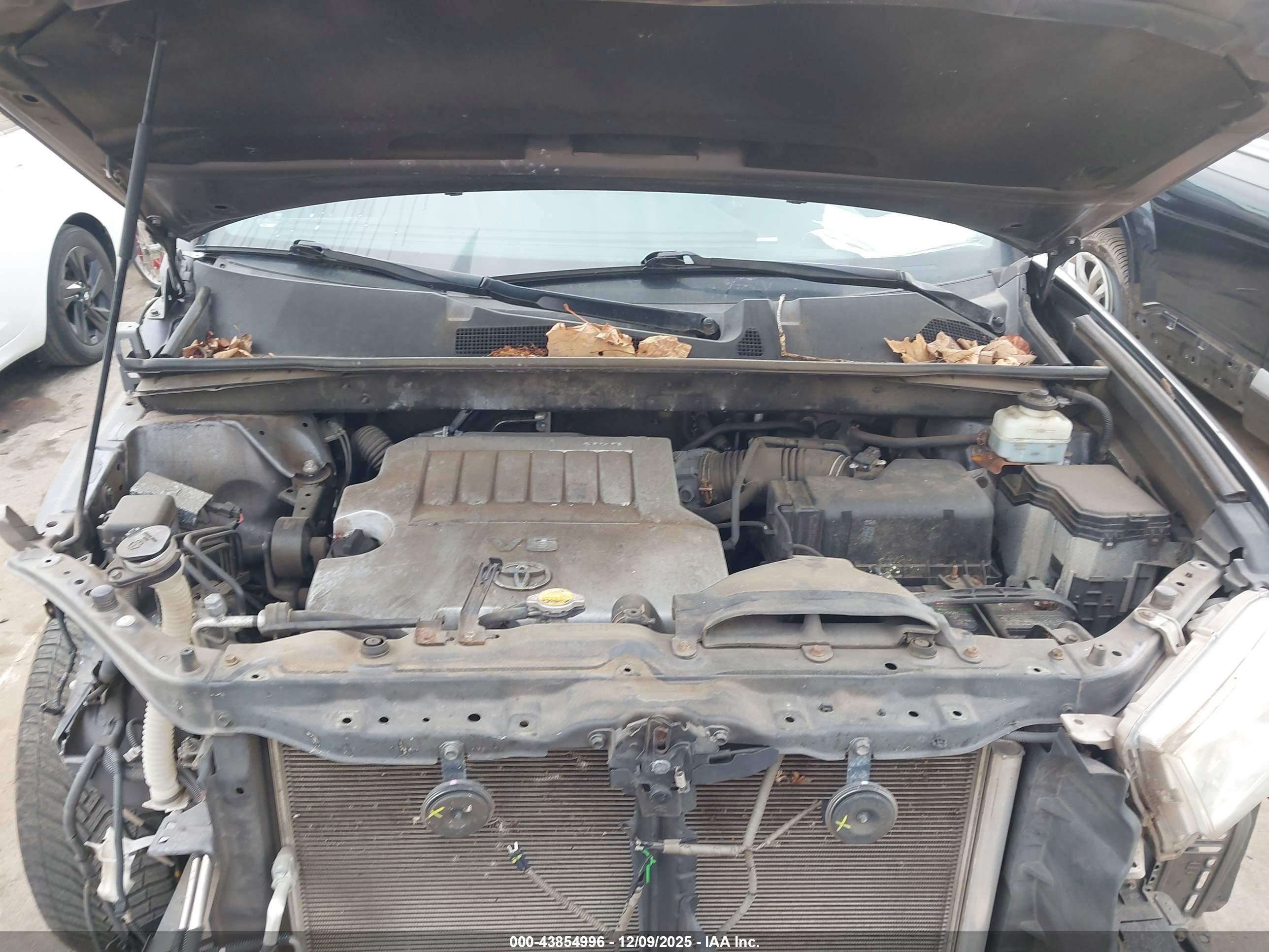 TOYOTA HIGHLANDER image 10