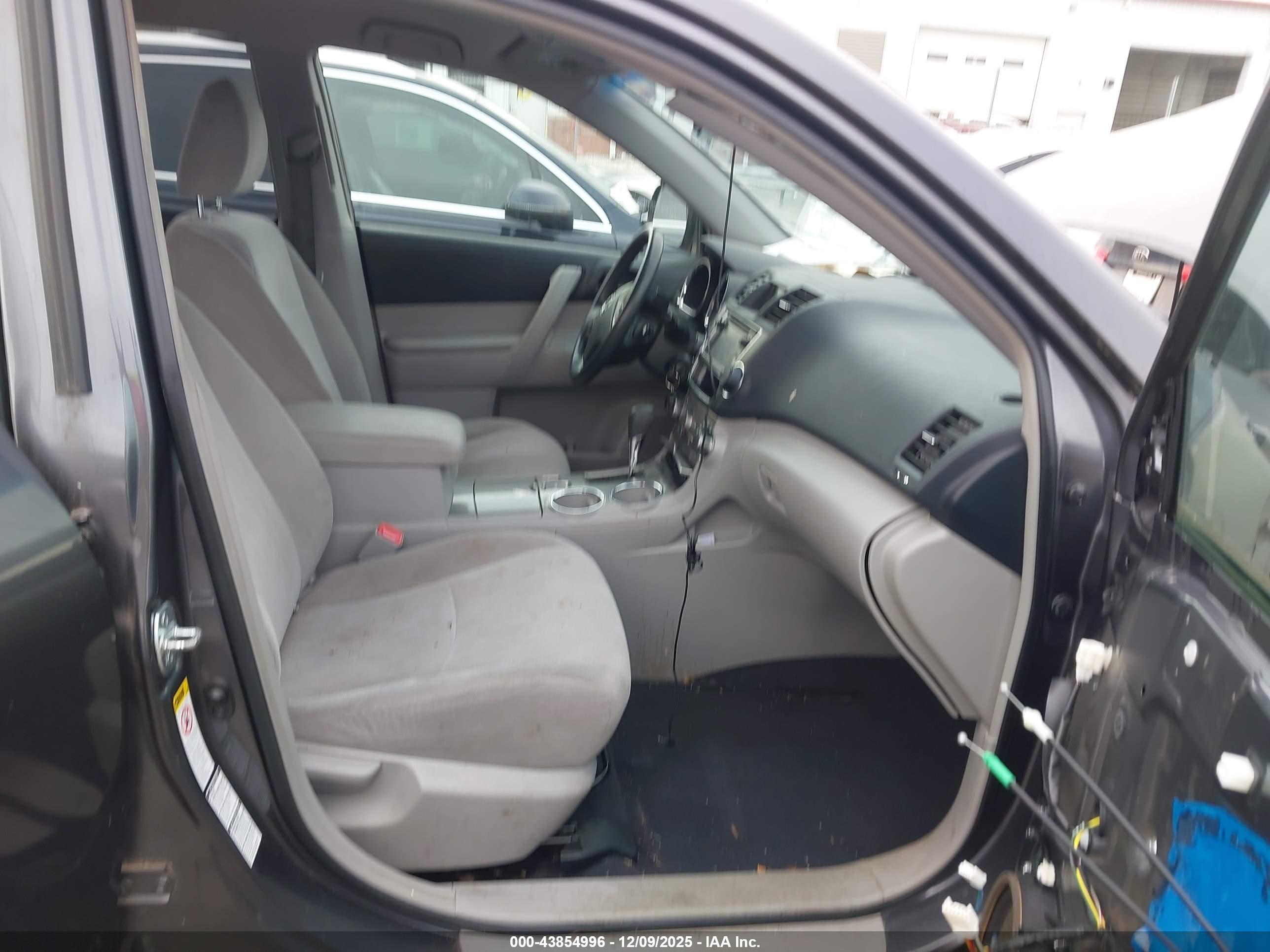 TOYOTA HIGHLANDER image 5