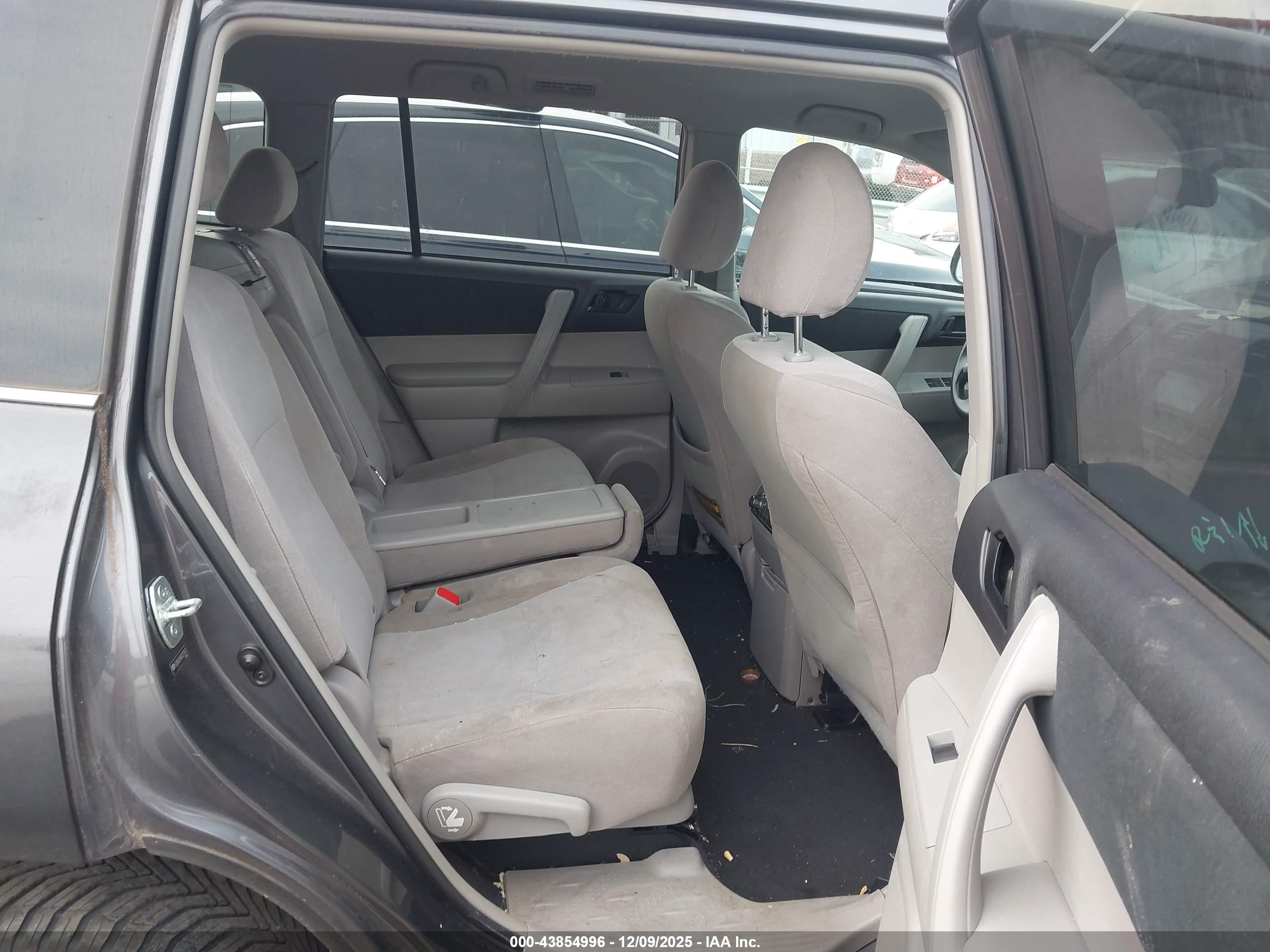 TOYOTA HIGHLANDER image 8
