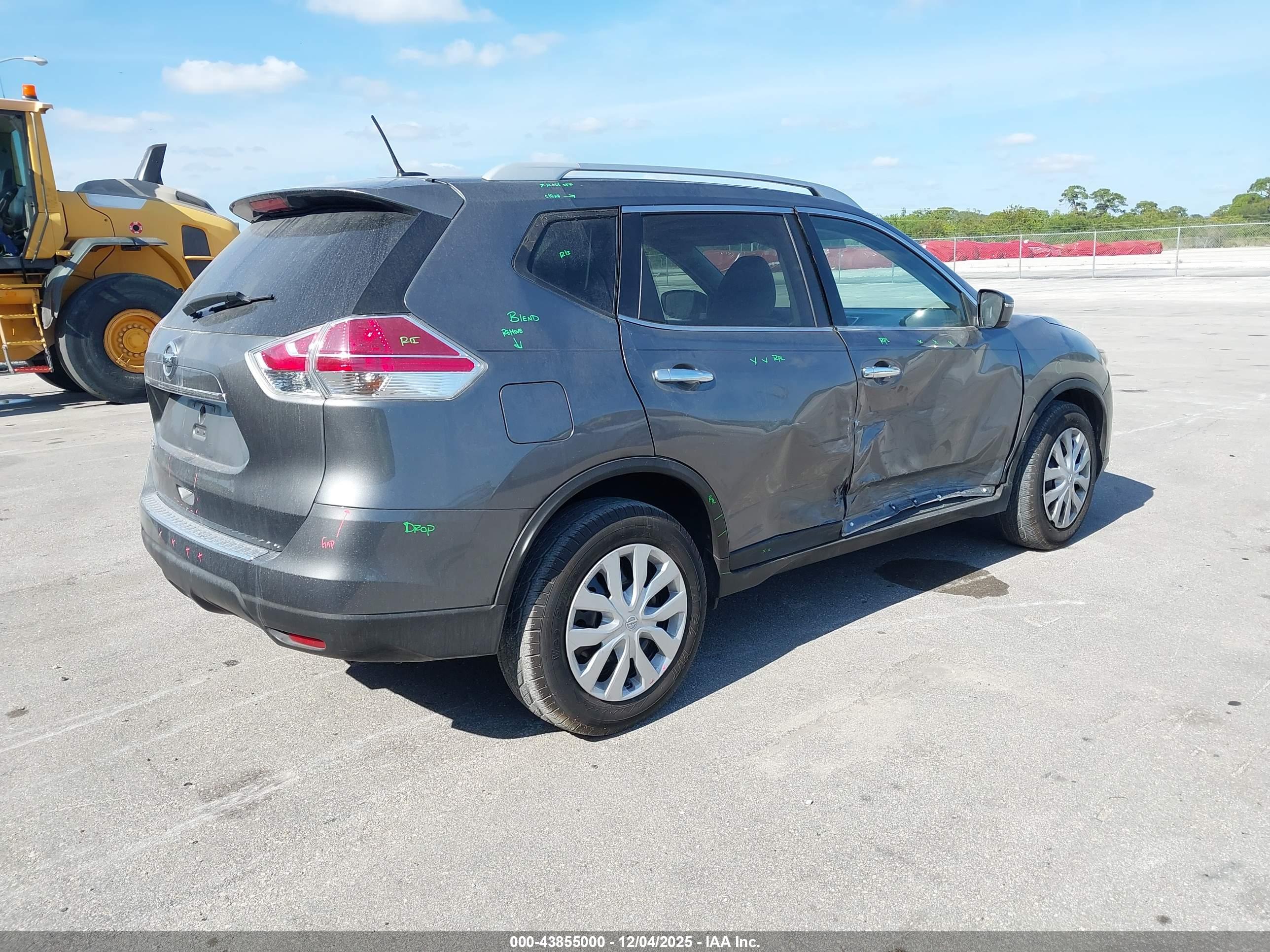 NISSAN ROGUE image 4