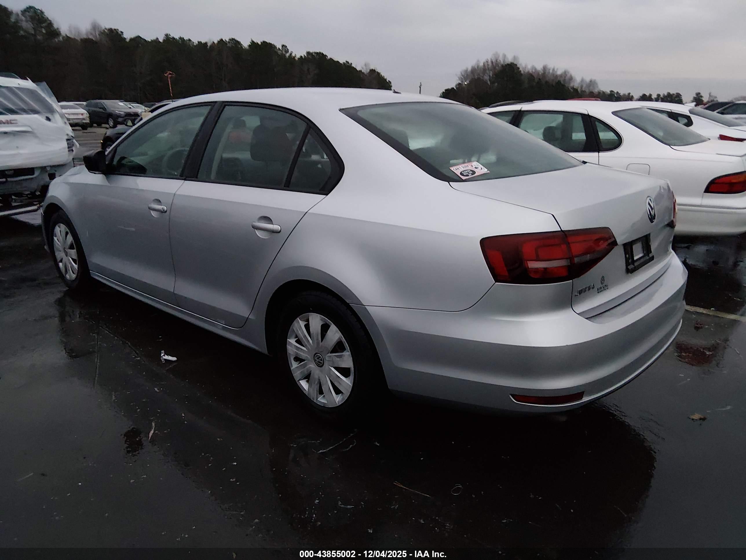 VOLKSWAGEN JETTA image 3