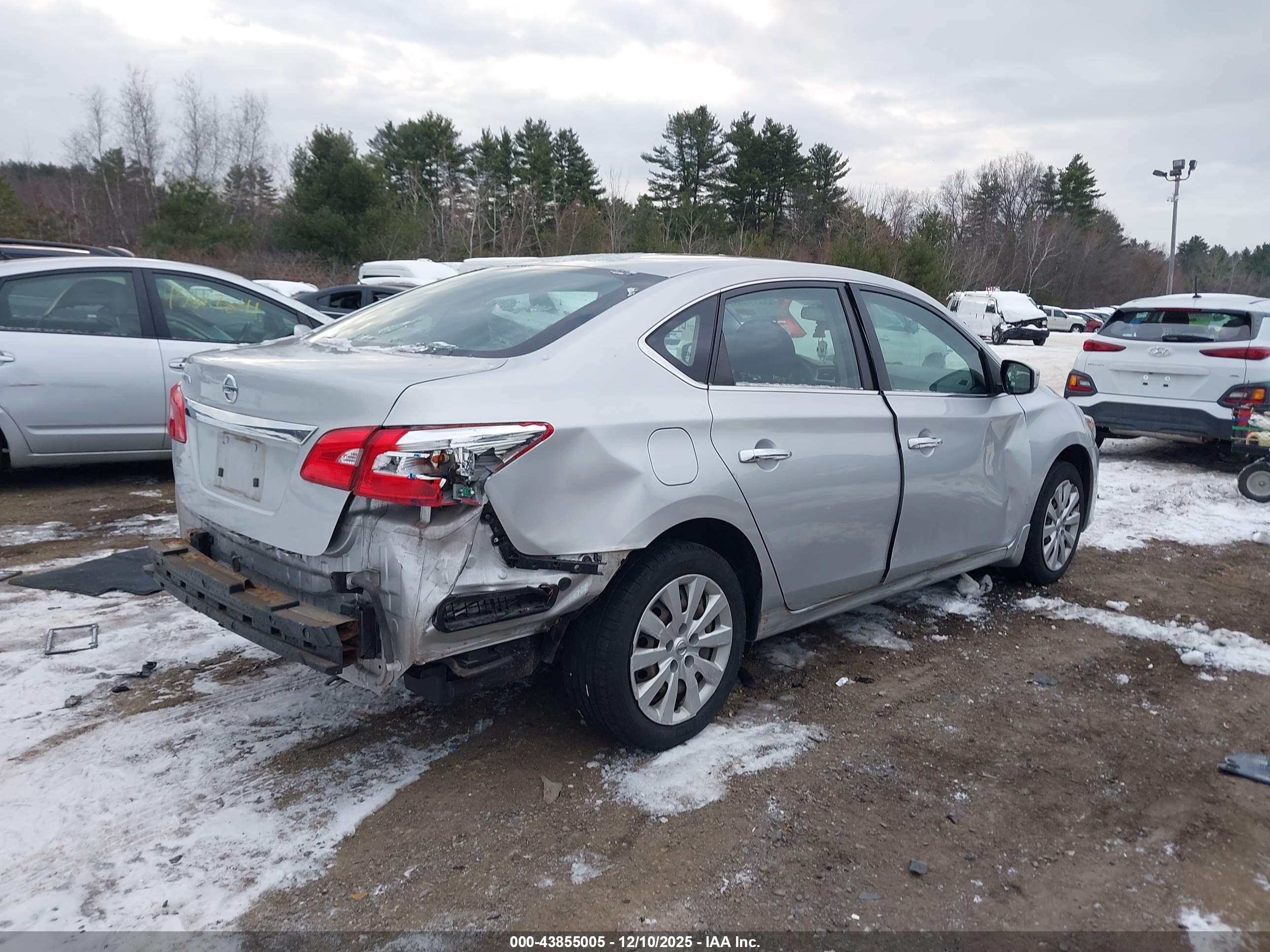 NISSAN SENTRA image 4