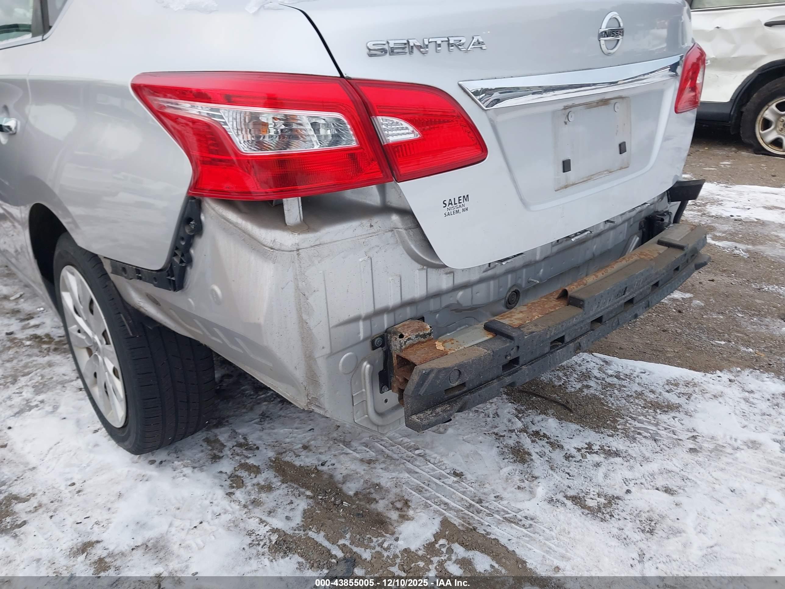 NISSAN SENTRA image 6