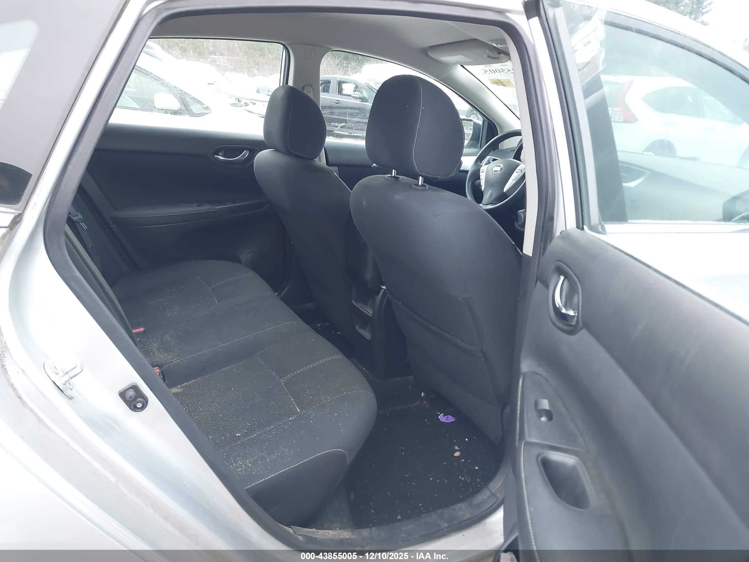 NISSAN SENTRA image 8