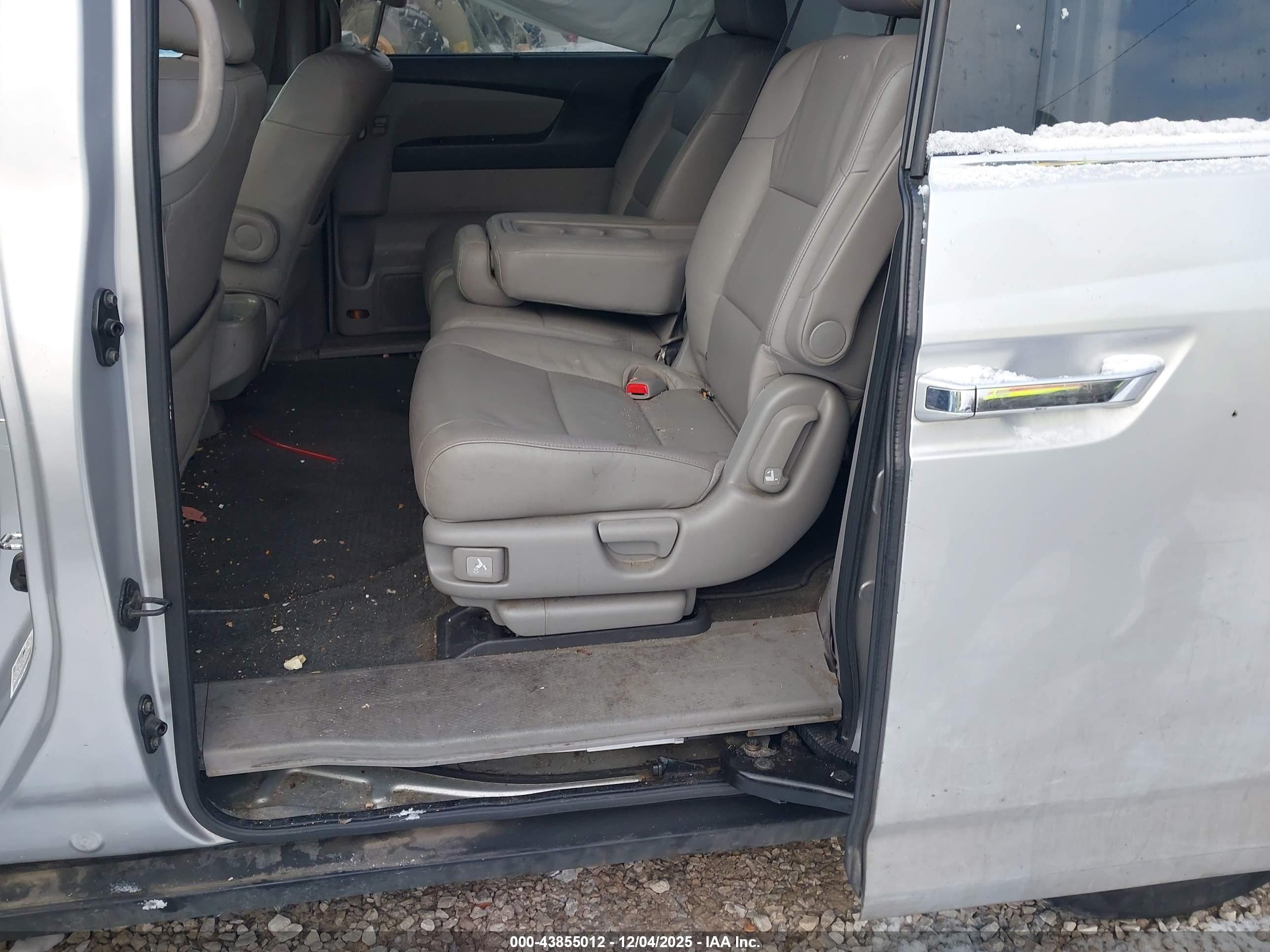 HONDA ODYSSEY image 8