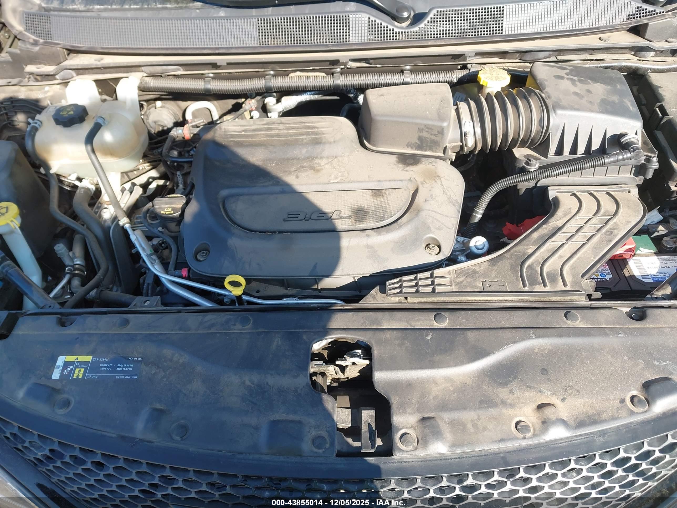 CHRYSLER PACIFICA image 10