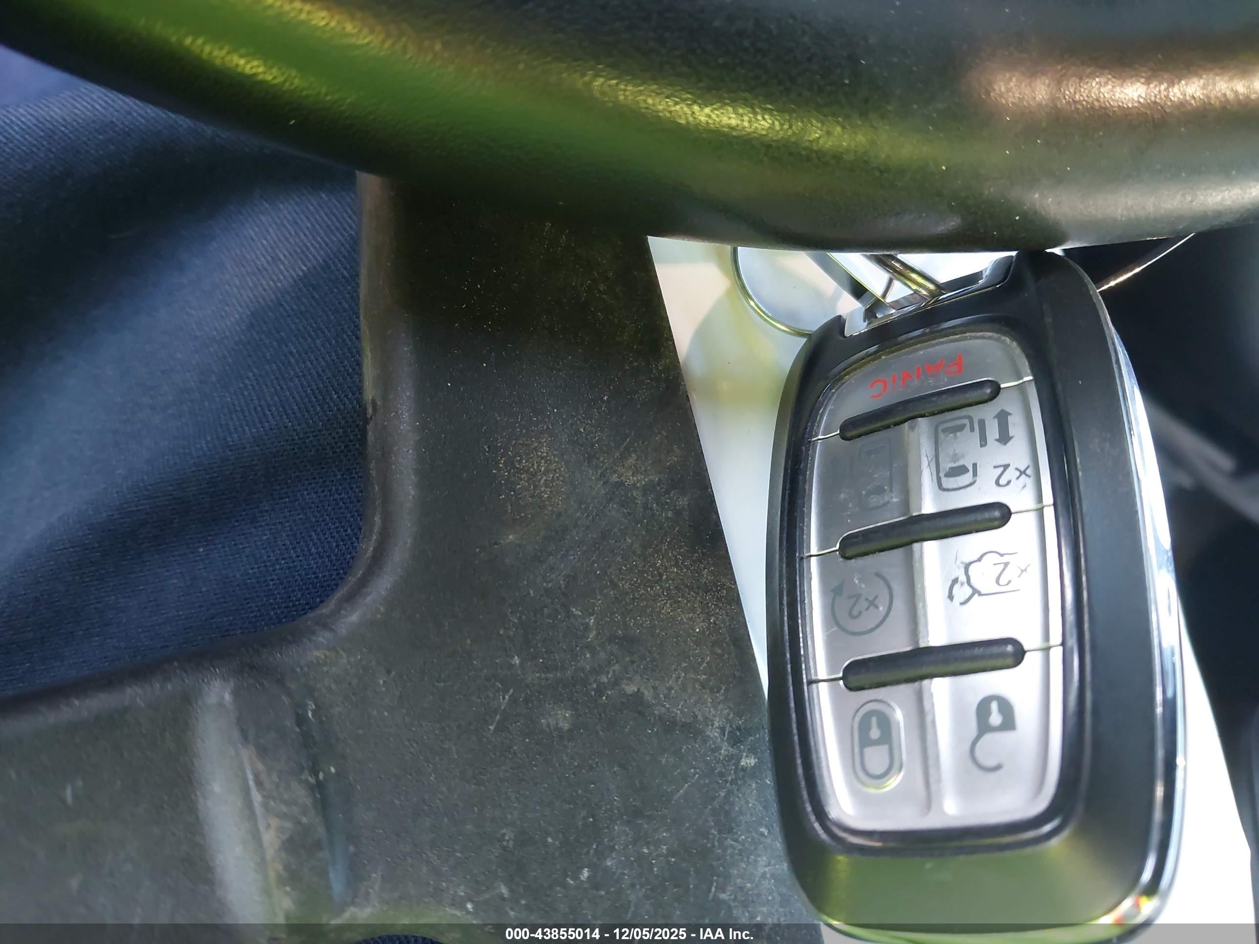 CHRYSLER PACIFICA image 11