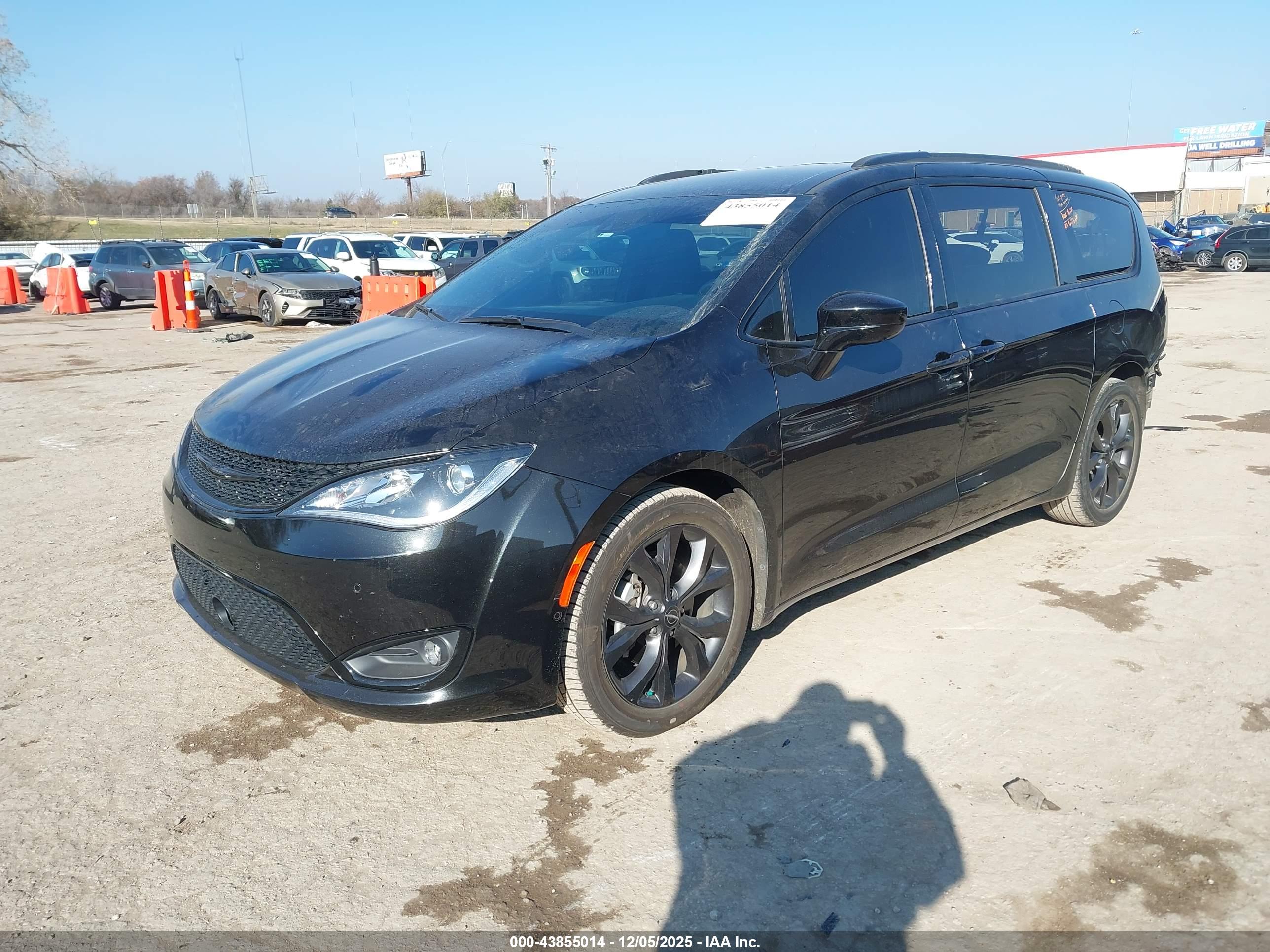 CHRYSLER PACIFICA image 2
