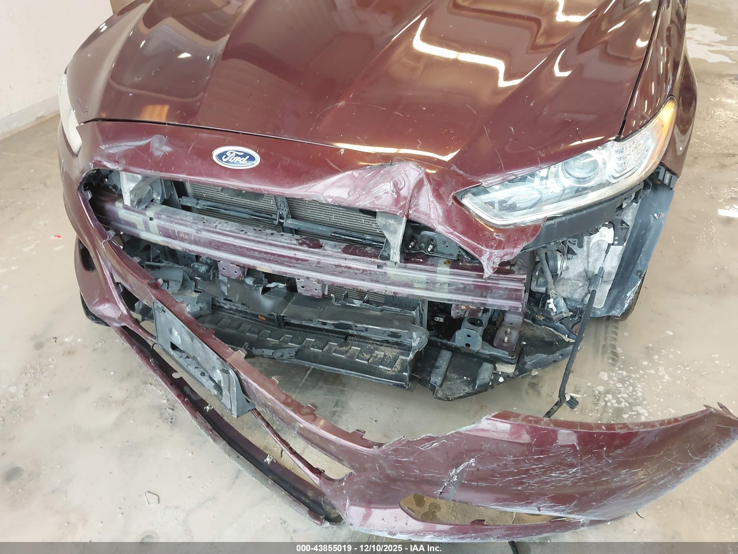FORD FUSION image 6
