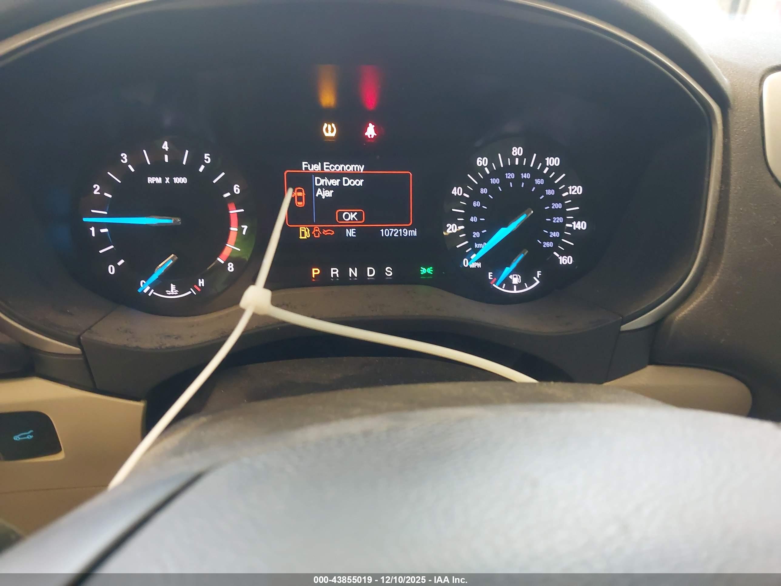FORD FUSION image 7