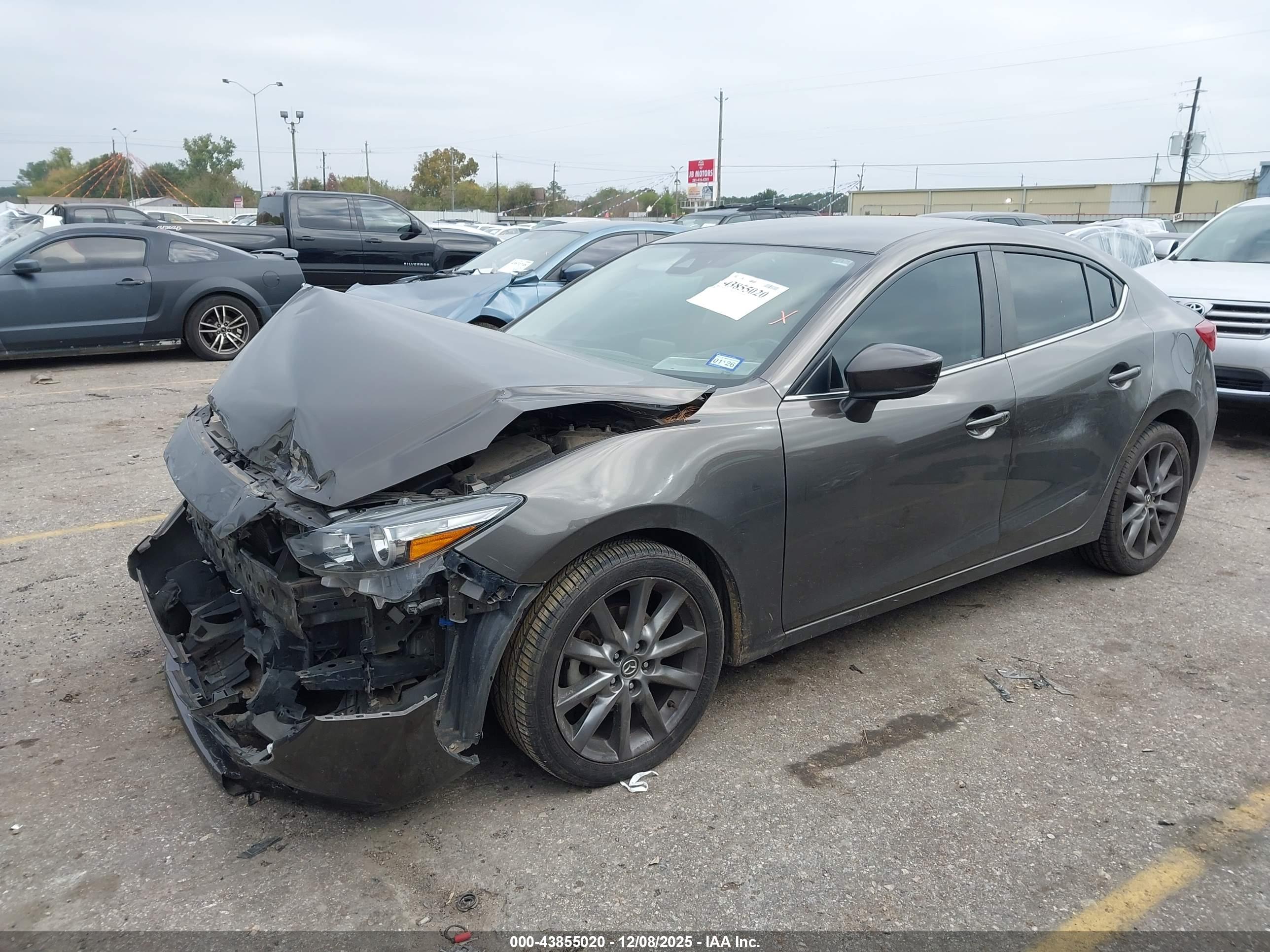 MAZDA MAZDA3 image 2