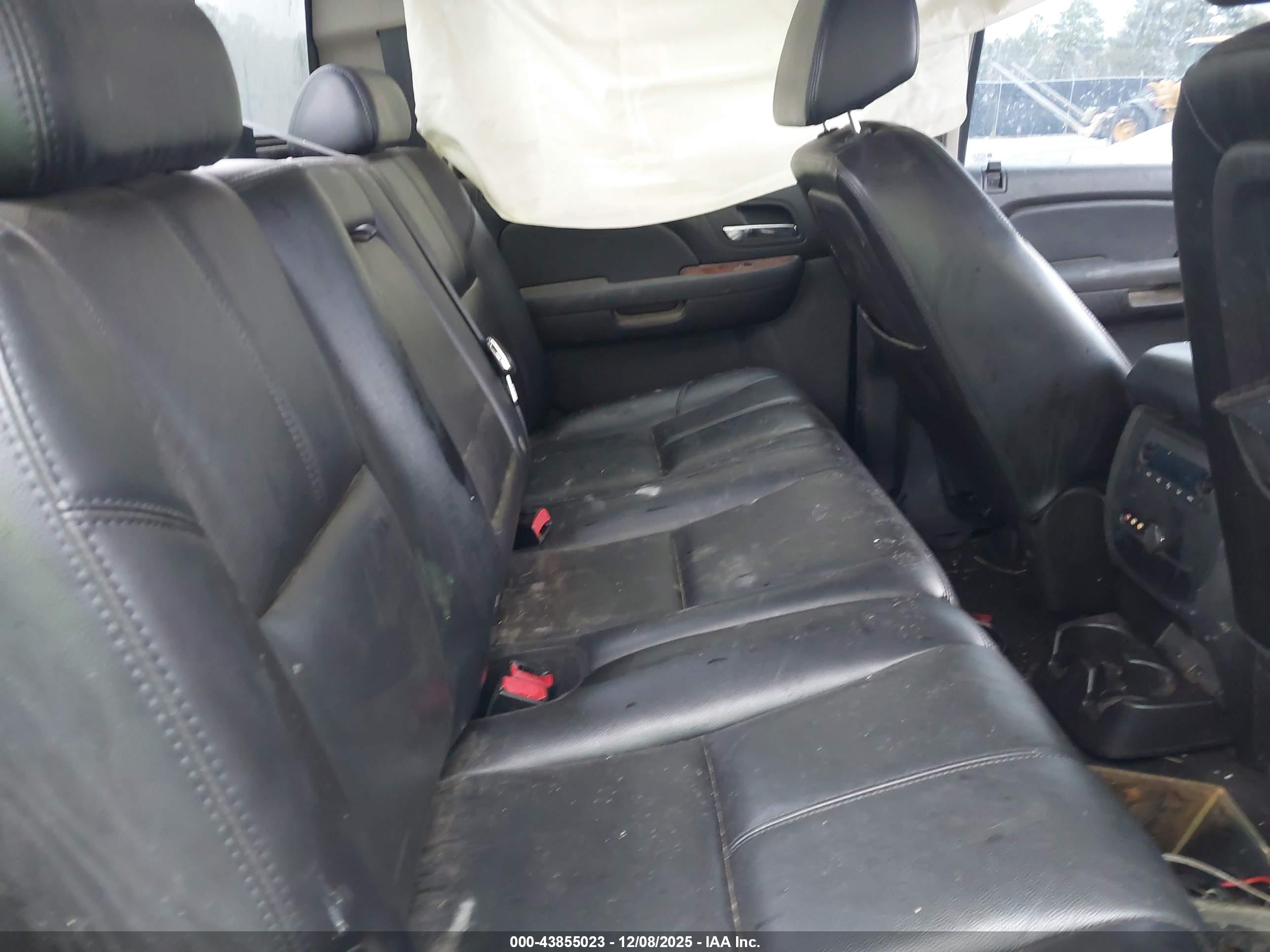 CHEVROLET SILVERADO image 8