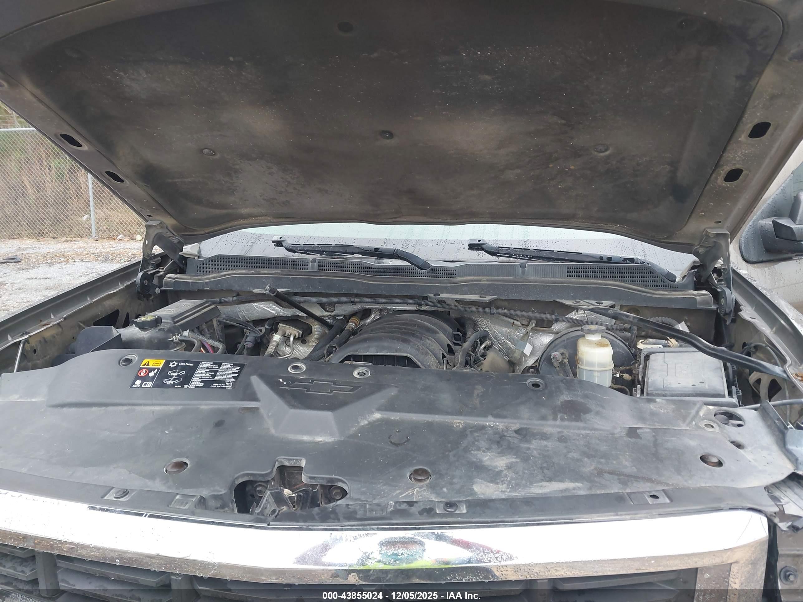CHEVROLET SILVERADO image 10