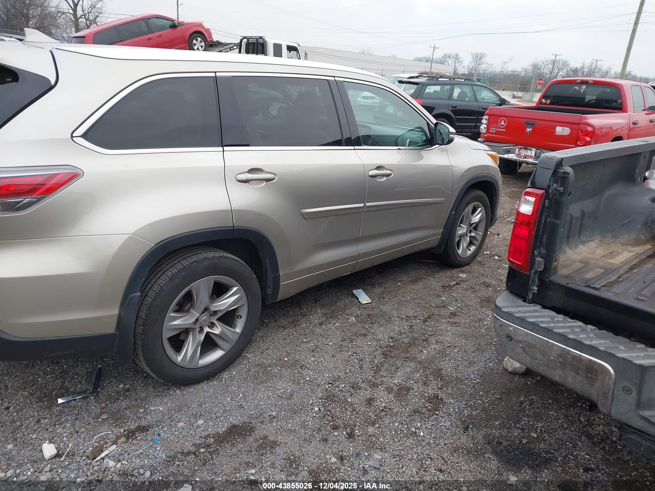 TOYOTA HIGHLANDER image 4