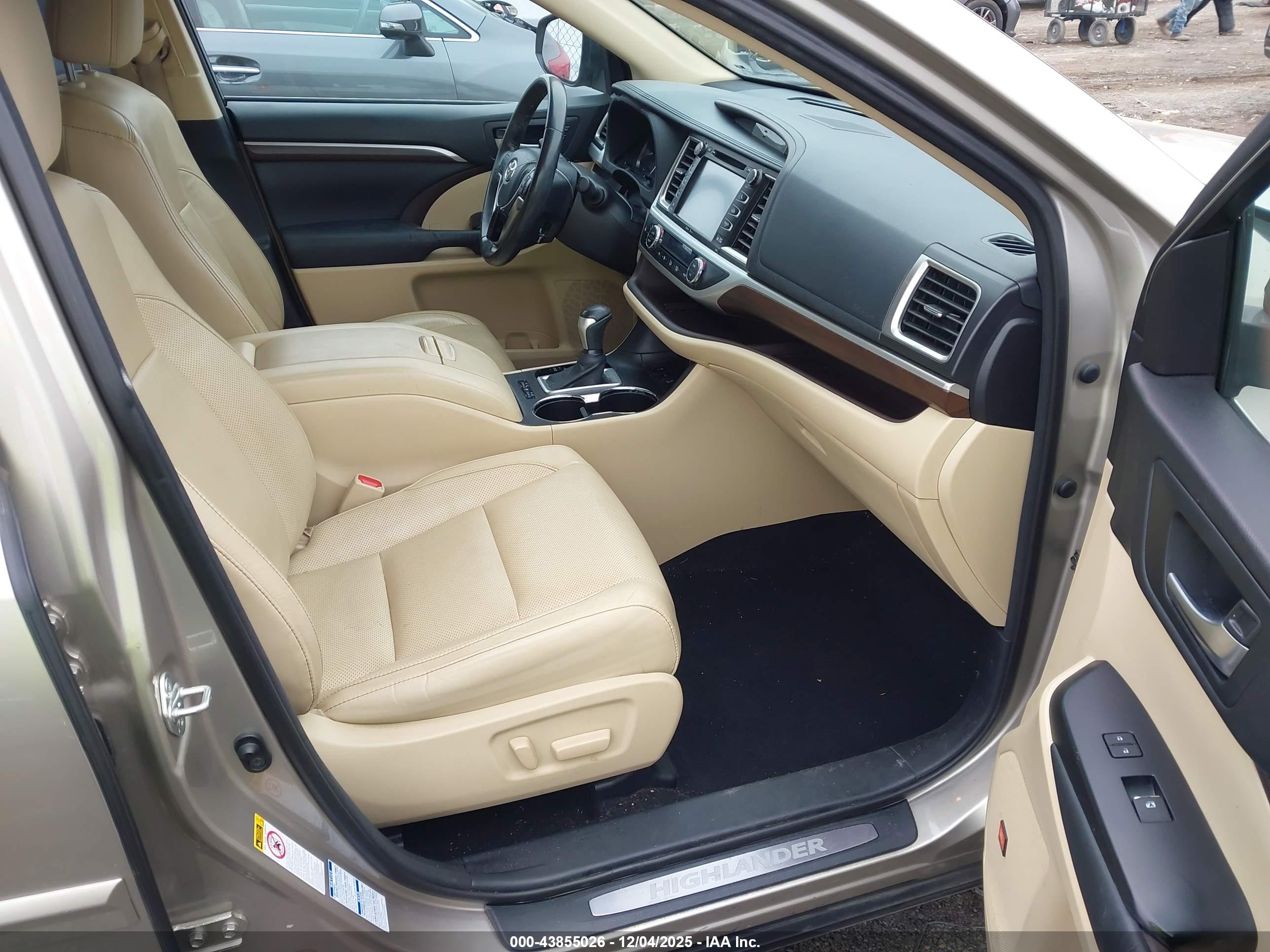 TOYOTA HIGHLANDER image 5