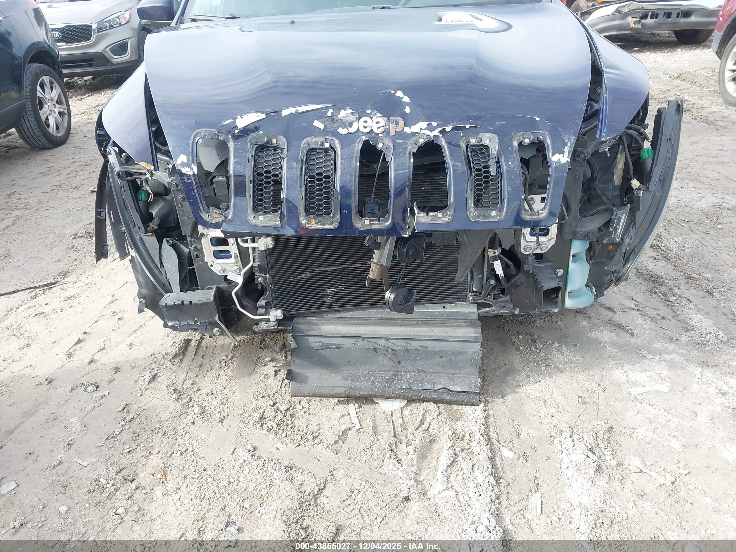 JEEP CHEROKEE image 6
