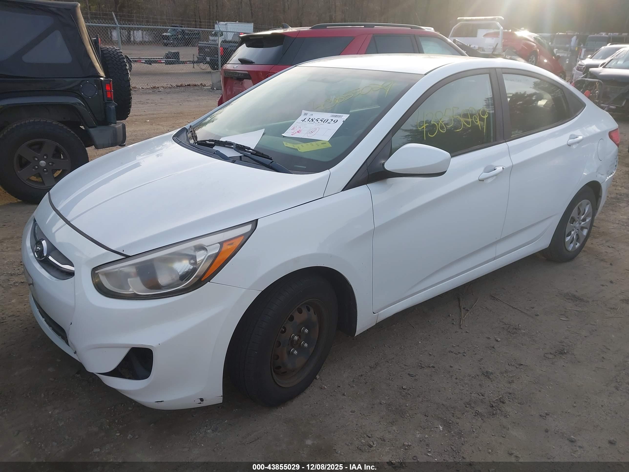 HYUNDAI ACCENT image 2