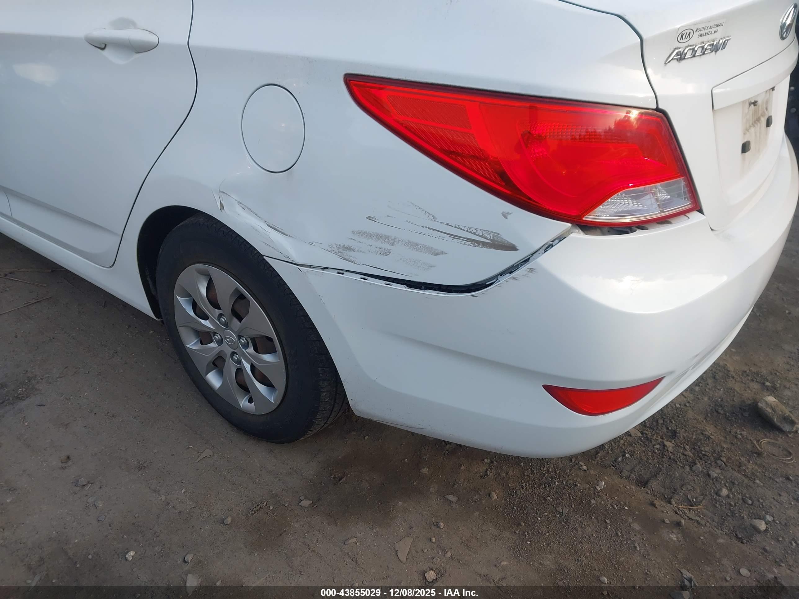 HYUNDAI ACCENT image 6