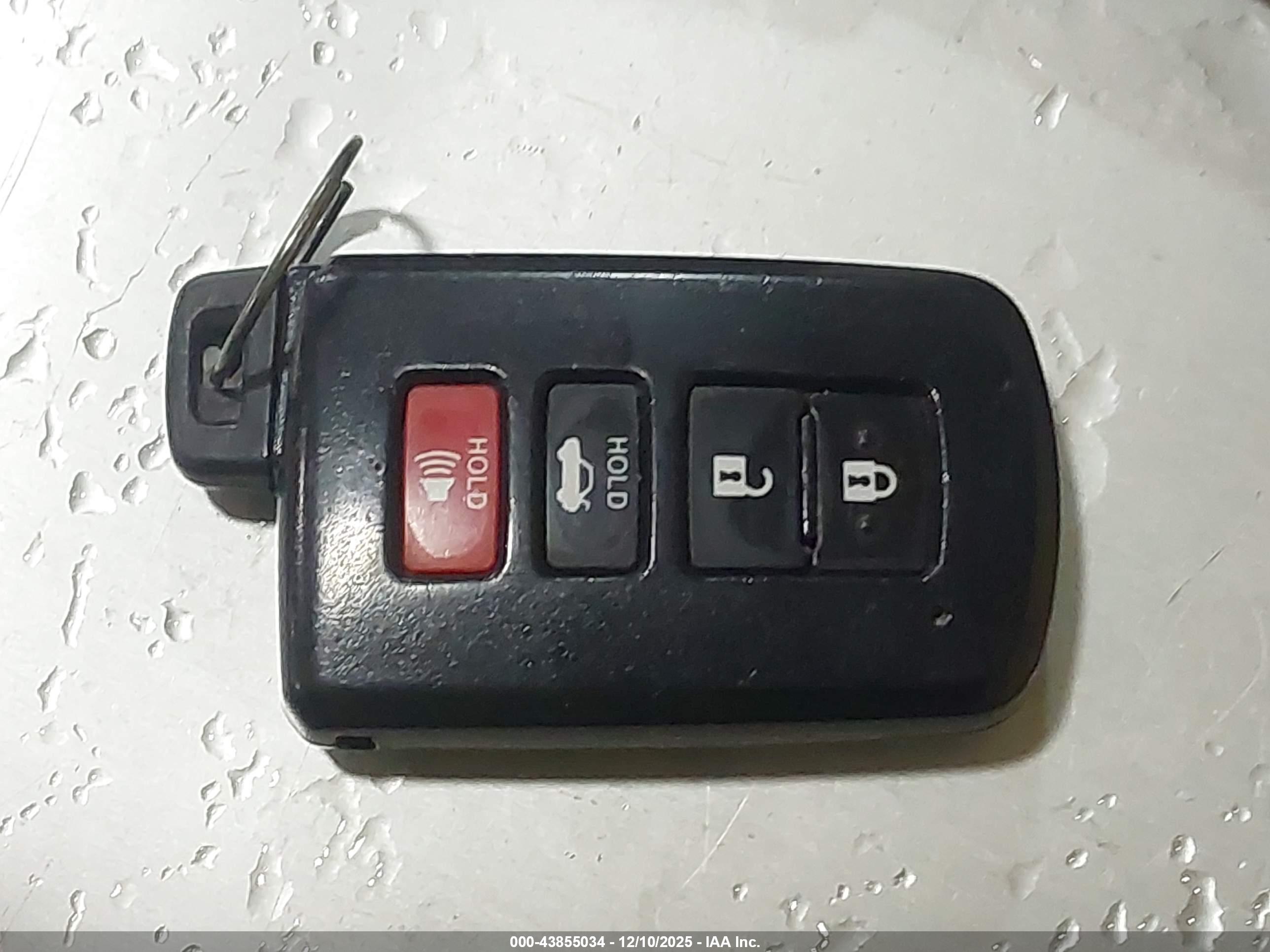 TOYOTA CAMRY image 11