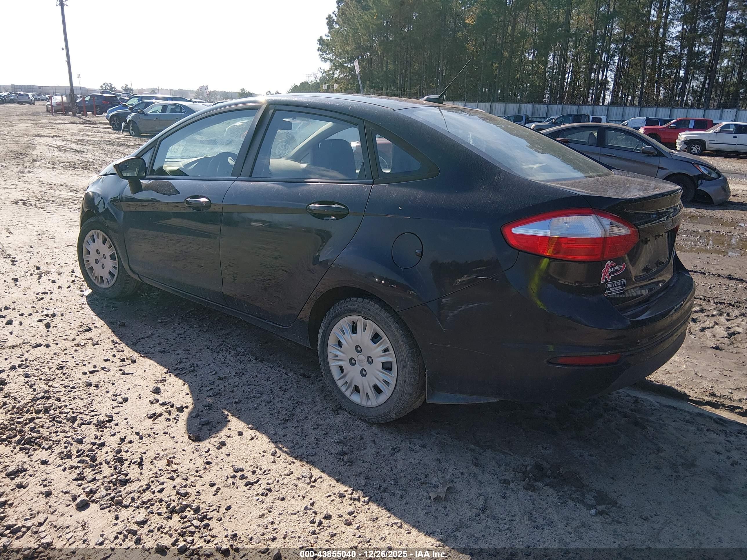 FORD FIESTA image 3