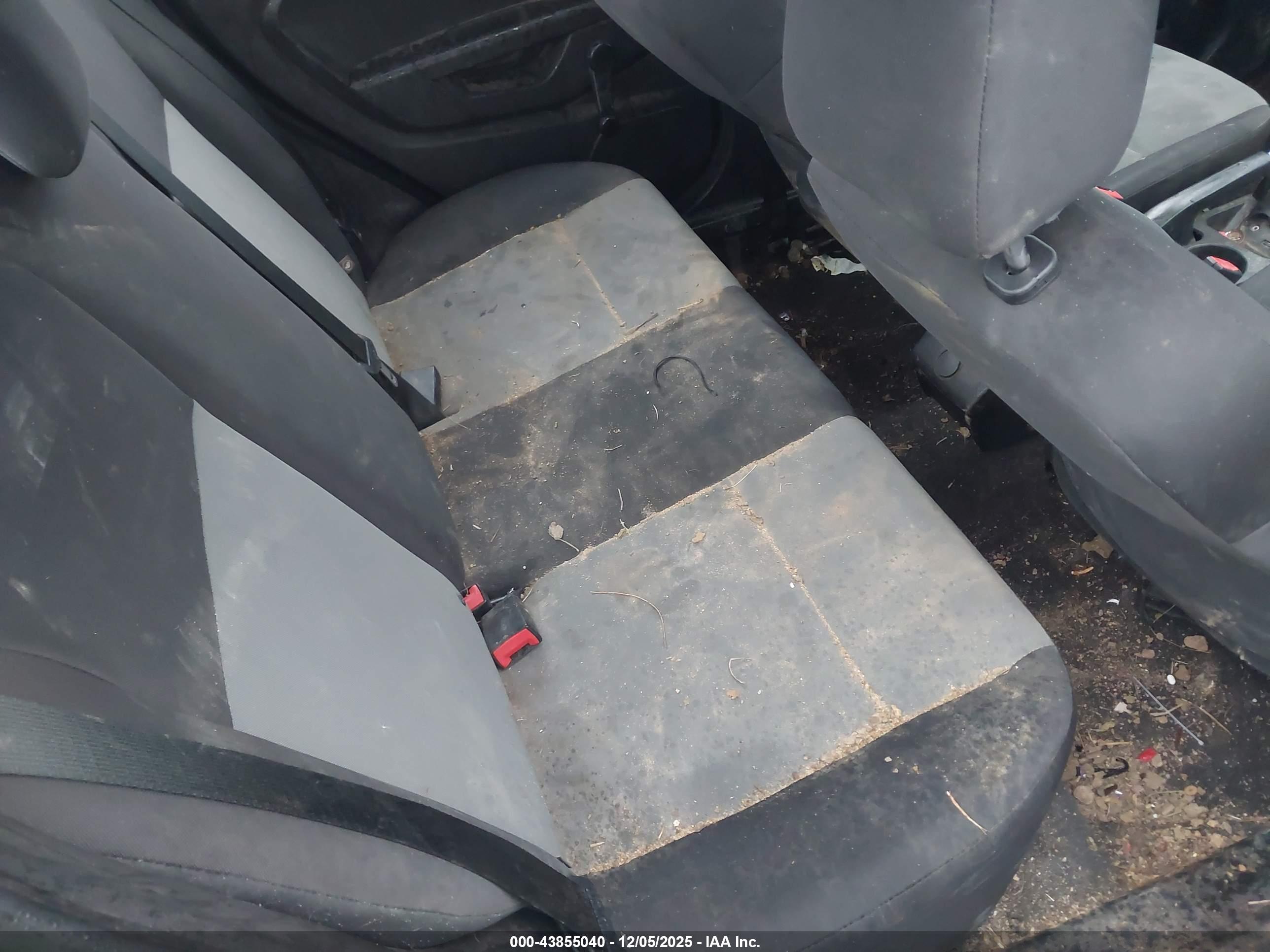 FORD FIESTA image 8